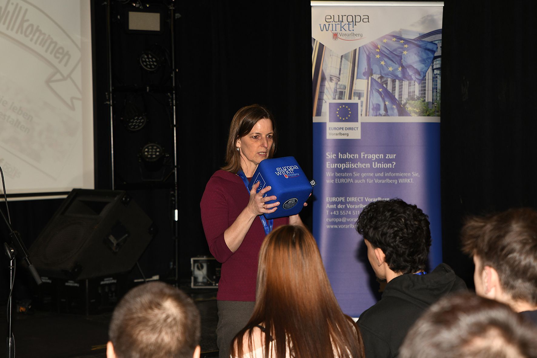 Die Vortragenden gaben den Jugendlichen Denkanstöße und luden zur aktiven Auseinandersetzung mit Demokratie und Europa ein.