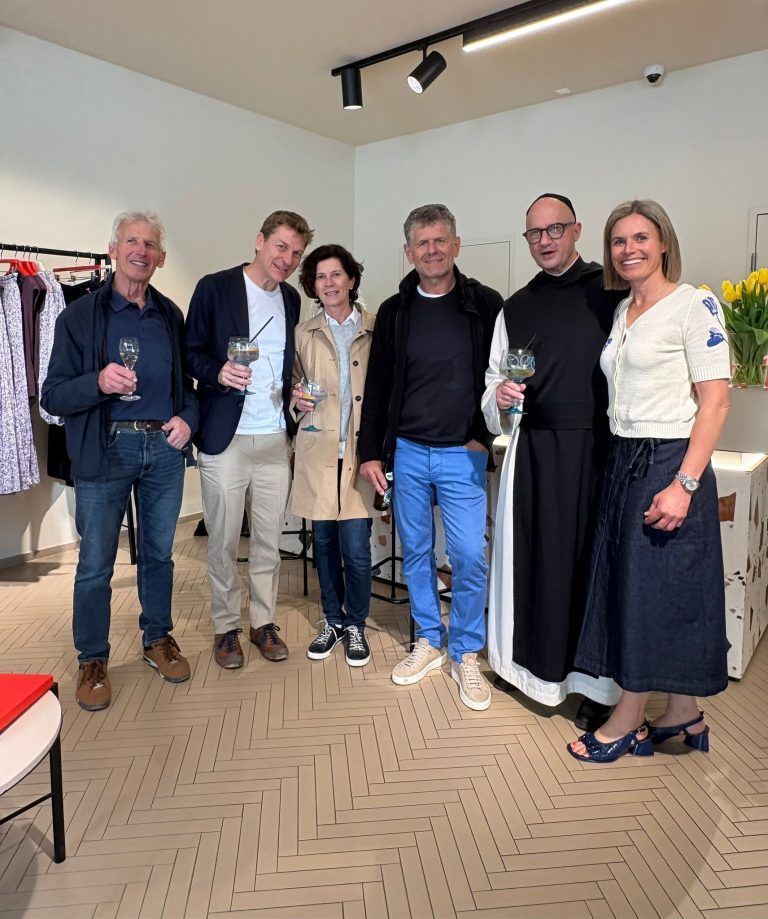 v.l. Franz Ratz, Armin Sautter, Elisabeth Lumper, Horst Lumper, Pater Dietmar Gopp, Caroline Sautter.JPG