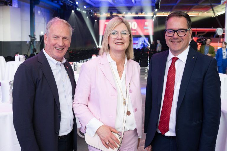 Prominente Gästerunde gratulierte neuem VN-Wirtschaftspreisträger