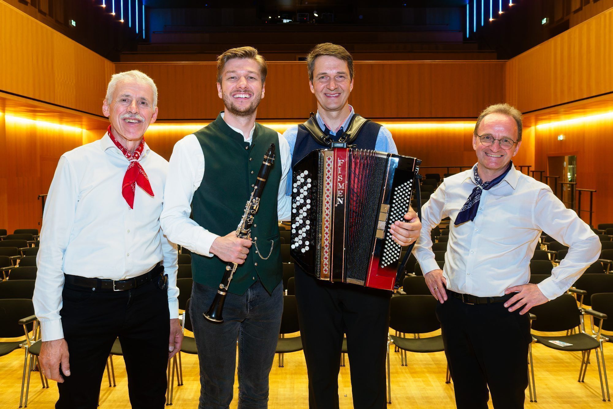 Obmann Hermann Nachbaur, Filip Bartenbach, Clemens Tschallener und Chorleiter Thomas Thurnher