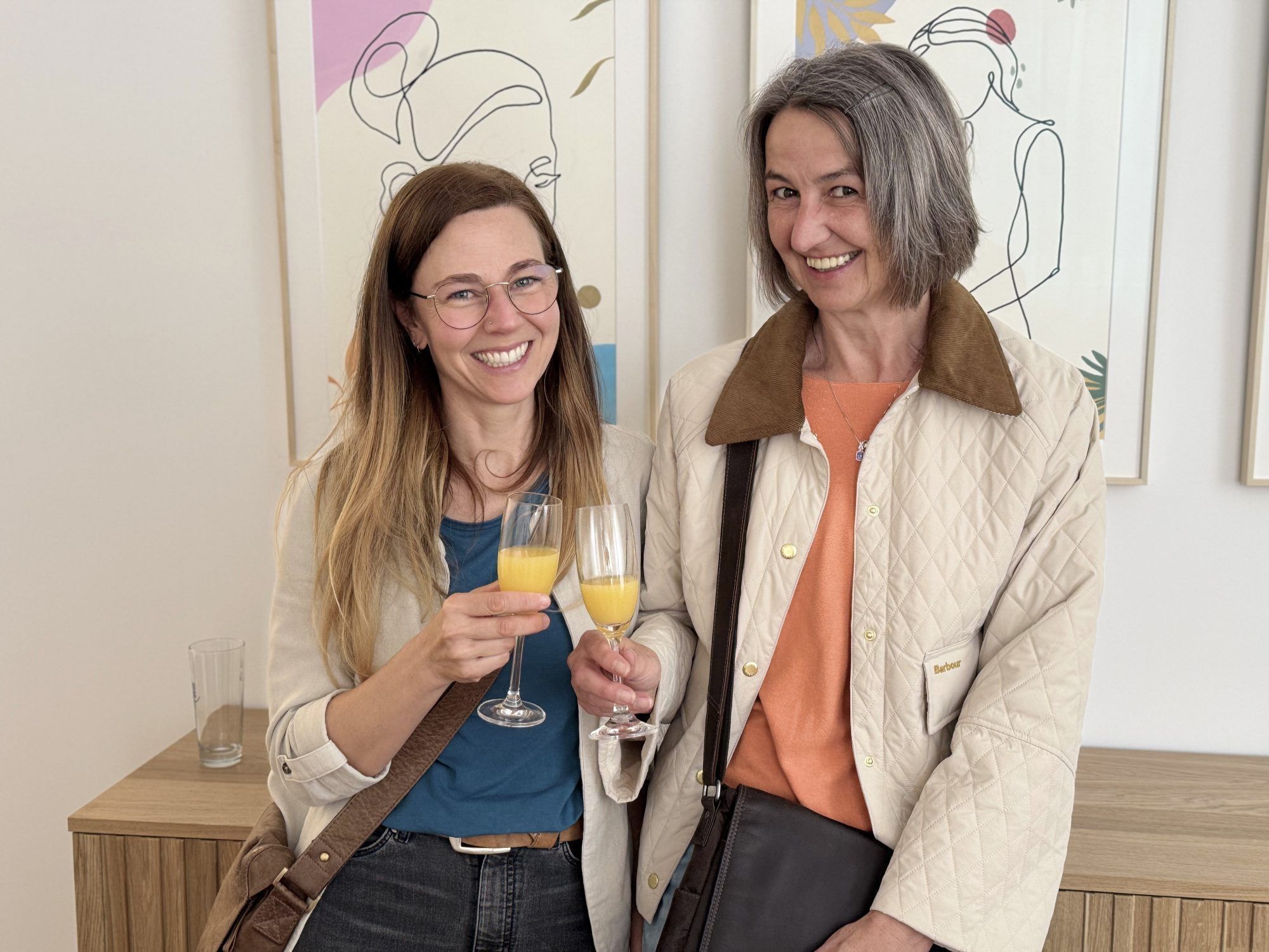 Die Hebammen Nadia und Michaela feierten mit.