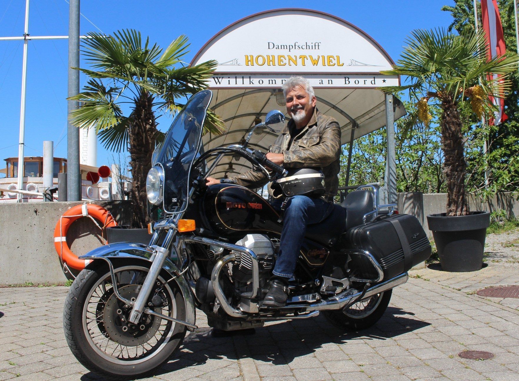 Einen Pensionsschock fürchtet das „Hohentwiel-Urgestein“ nicht, hat er doch sein Hobby Motorradfahren – aktuell mit seiner Moto Guzzi Baujahr 1988 und für sein zweites Hobby – Reisen – hat er sich neuerdings sogar ein Wohnmobil gekauft.