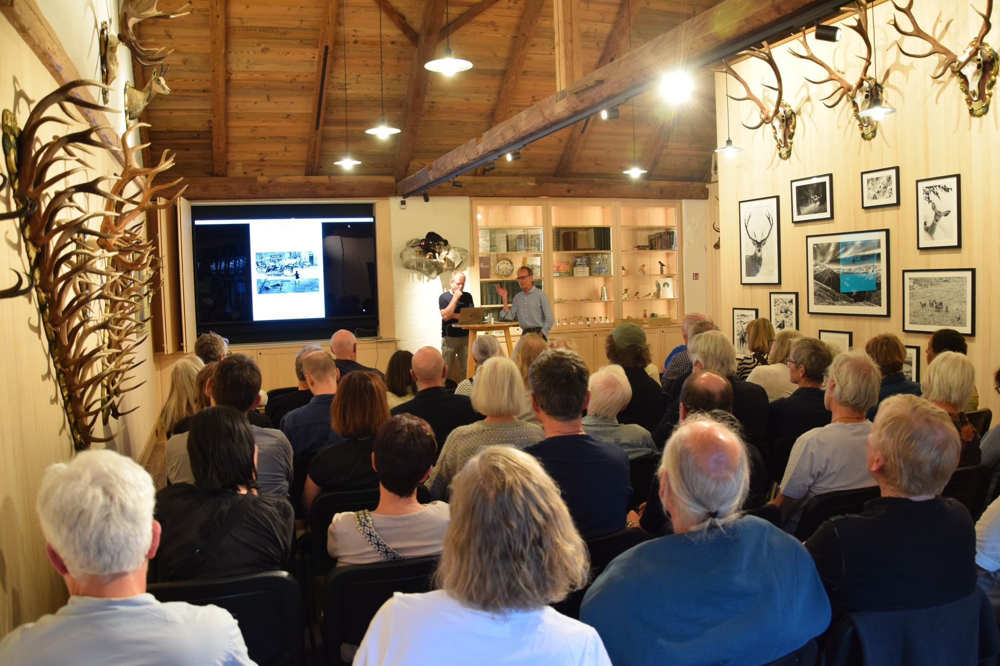 Buchpräsentation im Jagdmuseum, Hotel Taube