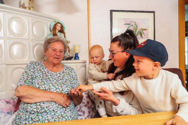 Fünf-Generationen-Familie: So hat sich das Muttersein verändert