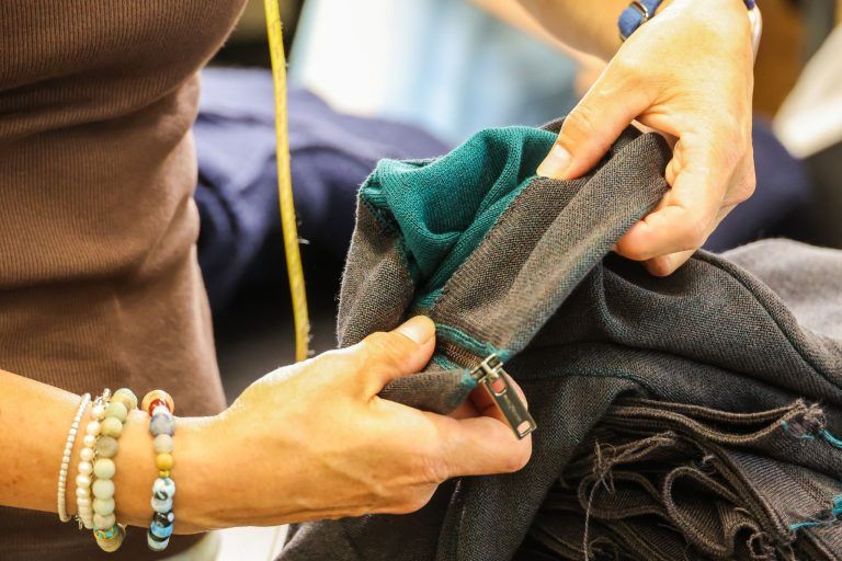 Wo mitten im Dornbirner Wohngebiet Premium-Herrenmode hergestellt wird