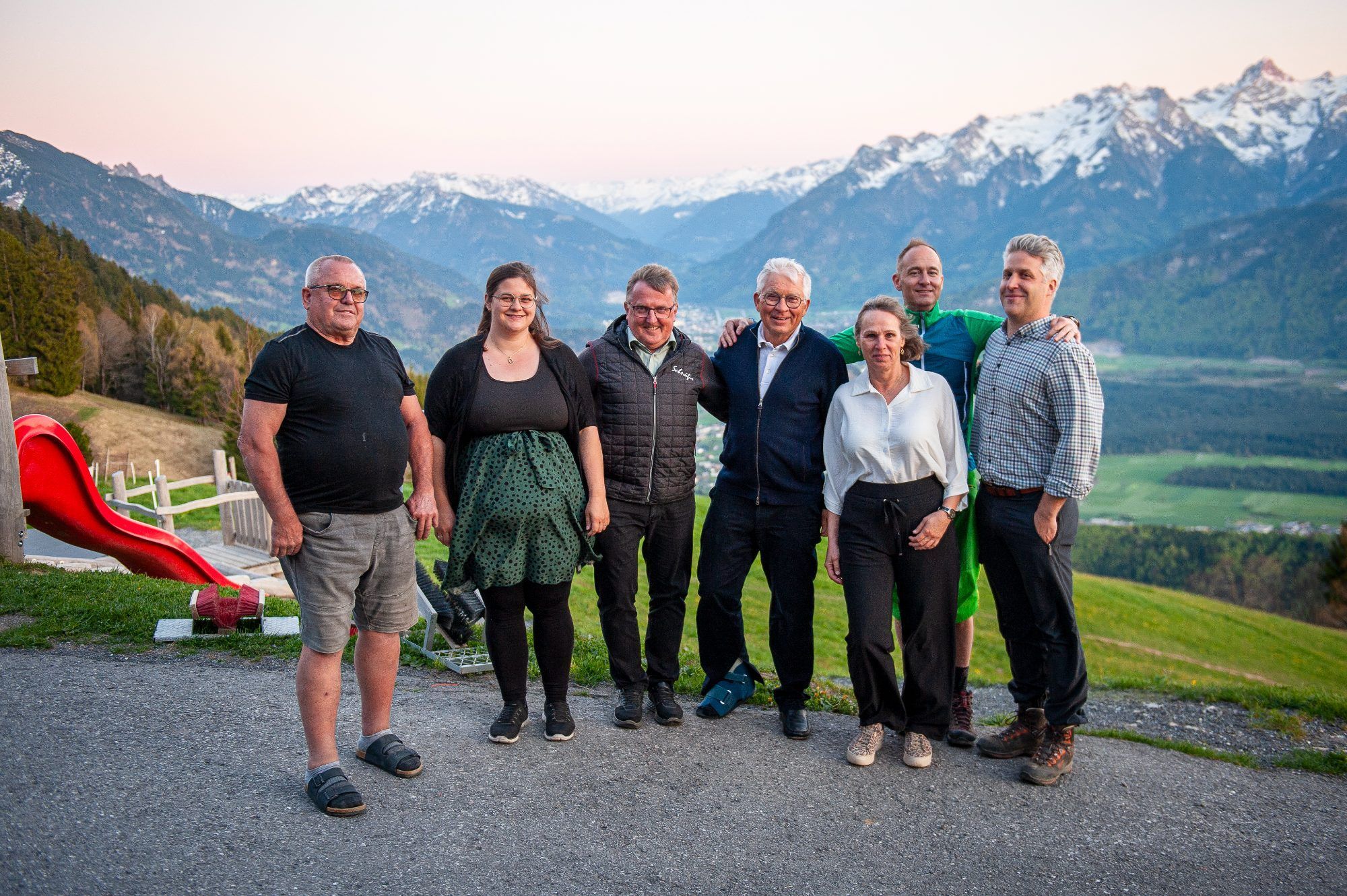Vorstand des Fördervereins (v.l.n.r.) : Walter Dona (Vize-Obmann Neu) , Regina Stachniss (Beirätin) , Obmann Neu Gebhard Berchtel, Daniel Wiesner (Ehrenobmann u. Beirat), Esther Schnetzer (Rechnungsprüferin), Christoph Bruckschweiger (Beirat u. Rechnungsprüfer) und Daniel Schlattingen (Schriftführer Neu) . Es fehlt: Kassier Eberhard Erne. Foto: Joachim Wiesner 