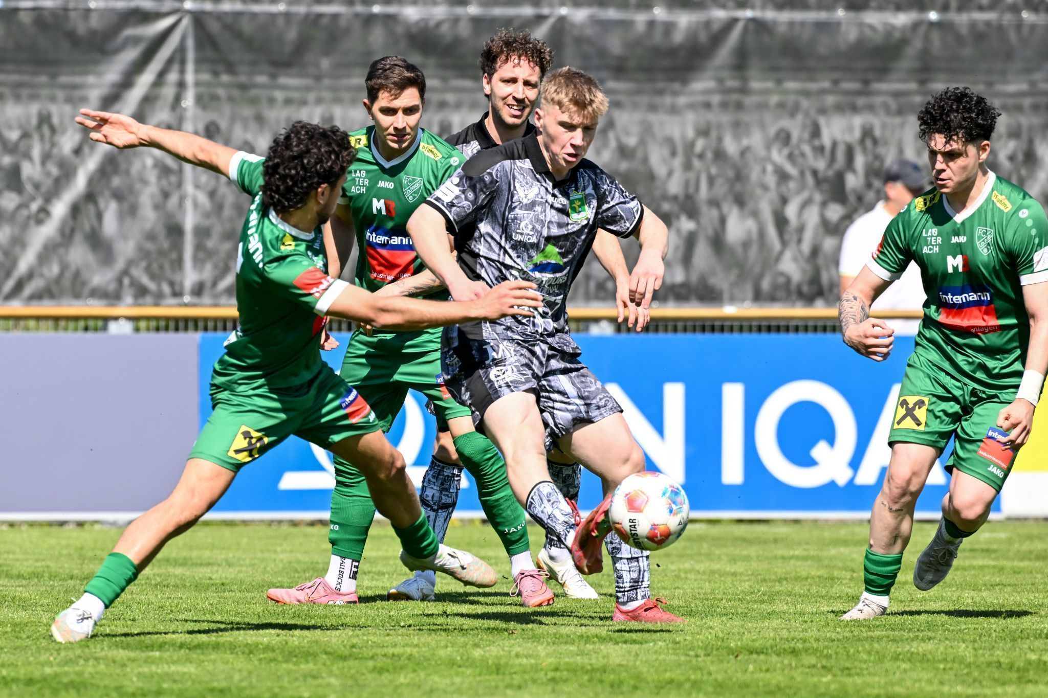 Lauterach gegen FC Lustenau spielen um die Ehre und neue Verträge. VN-SERRA
