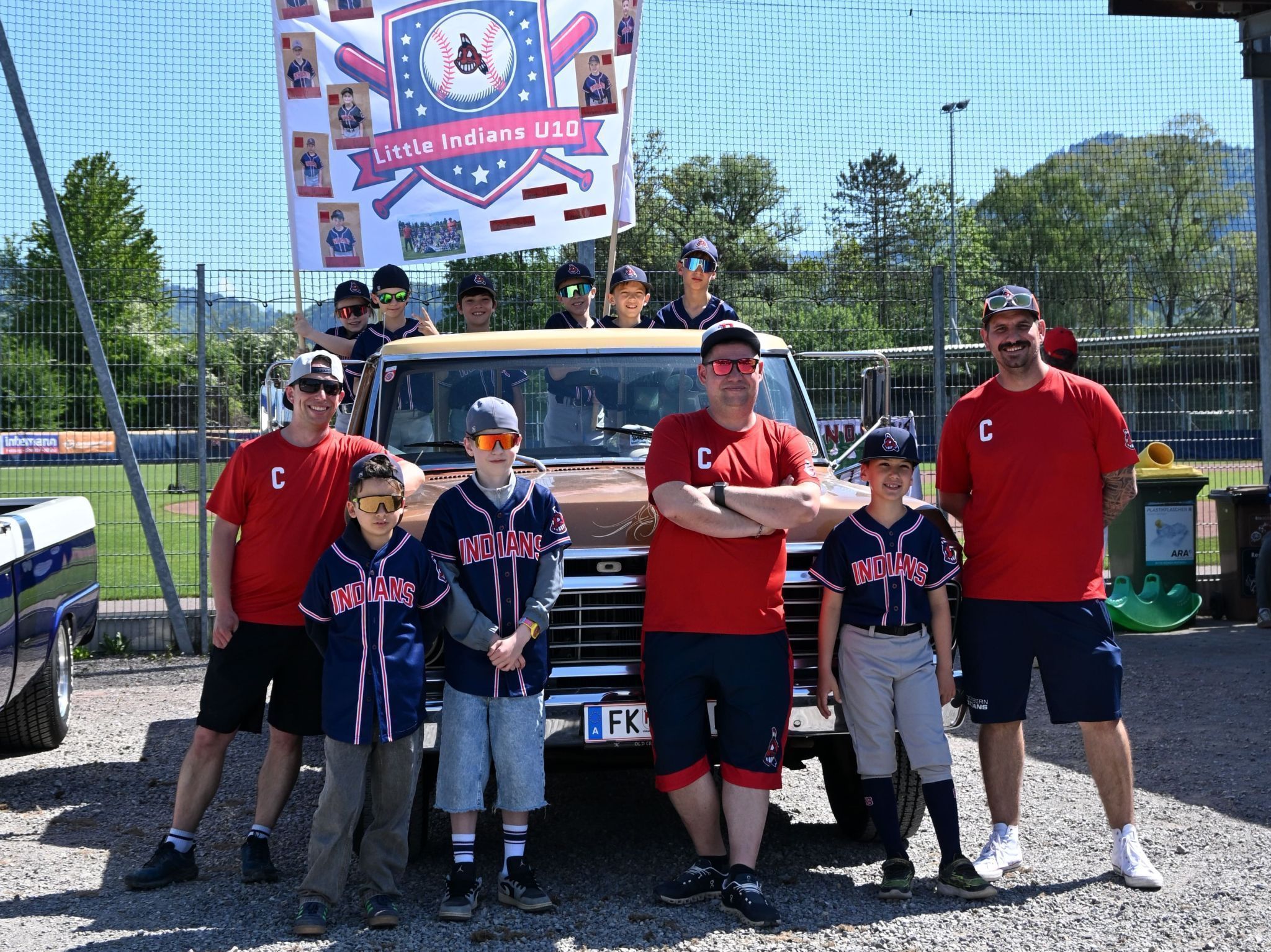 Der Auftakt der Heimspiele gelang mit einer Parade voller Energie und Zusammenhalt.