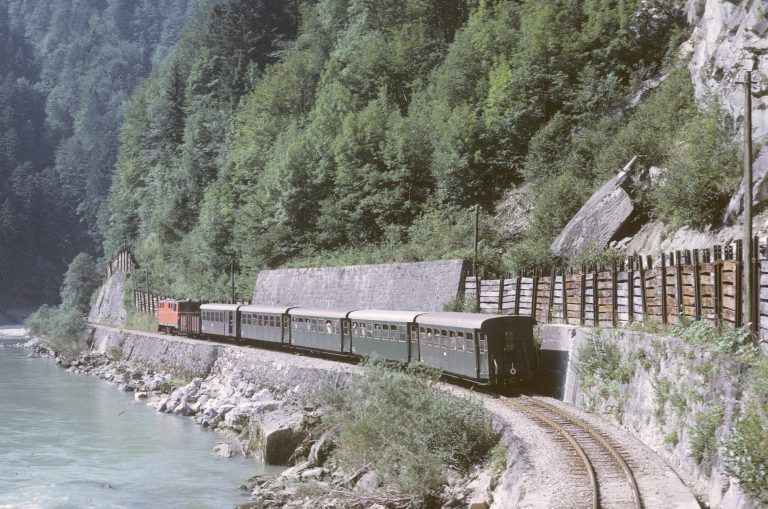 Die Bregenzerwaldbahn früher - heute - alte und neue Fotos der Bahntrasse des Wälderbähnles