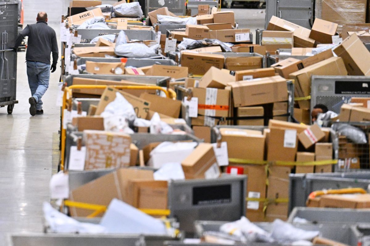 RH übt in Stellungnahme Kritik an geplanter Paketsteuer