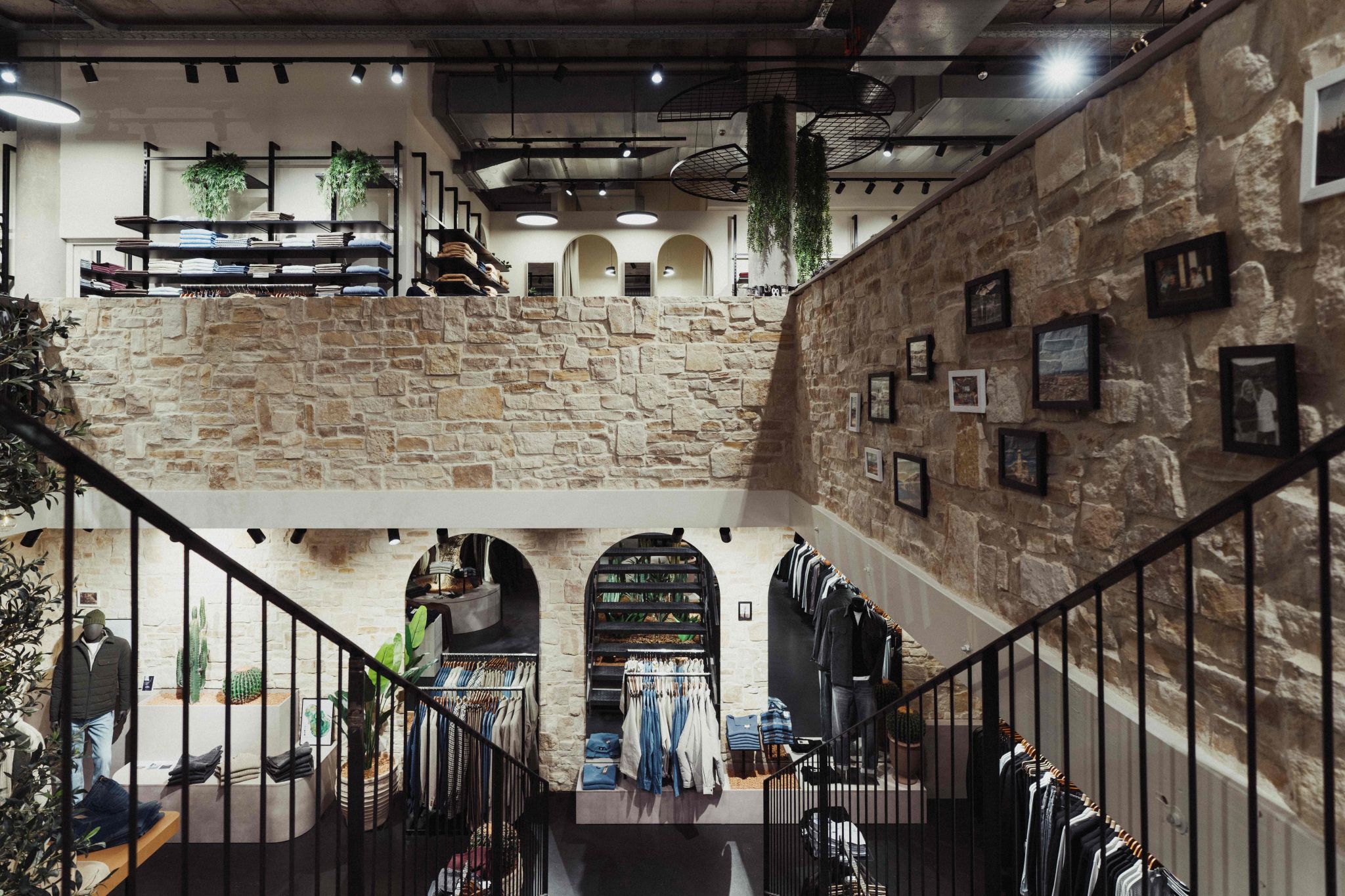 Mediterranes Design und die neueste Mode aus bella Italia finden sich im Geschäft von David Bernardo. 