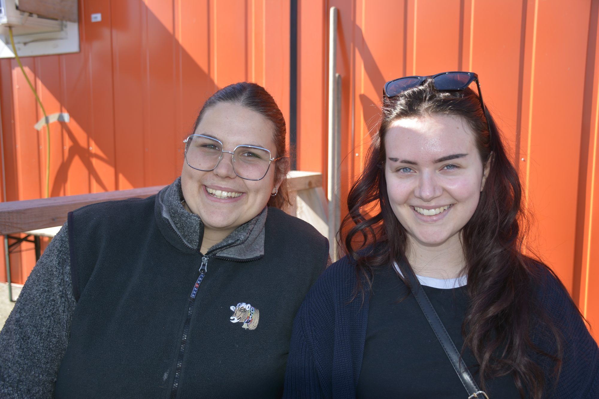 Linda Greber und Isabelle Bertsch halfen tüchtig mit