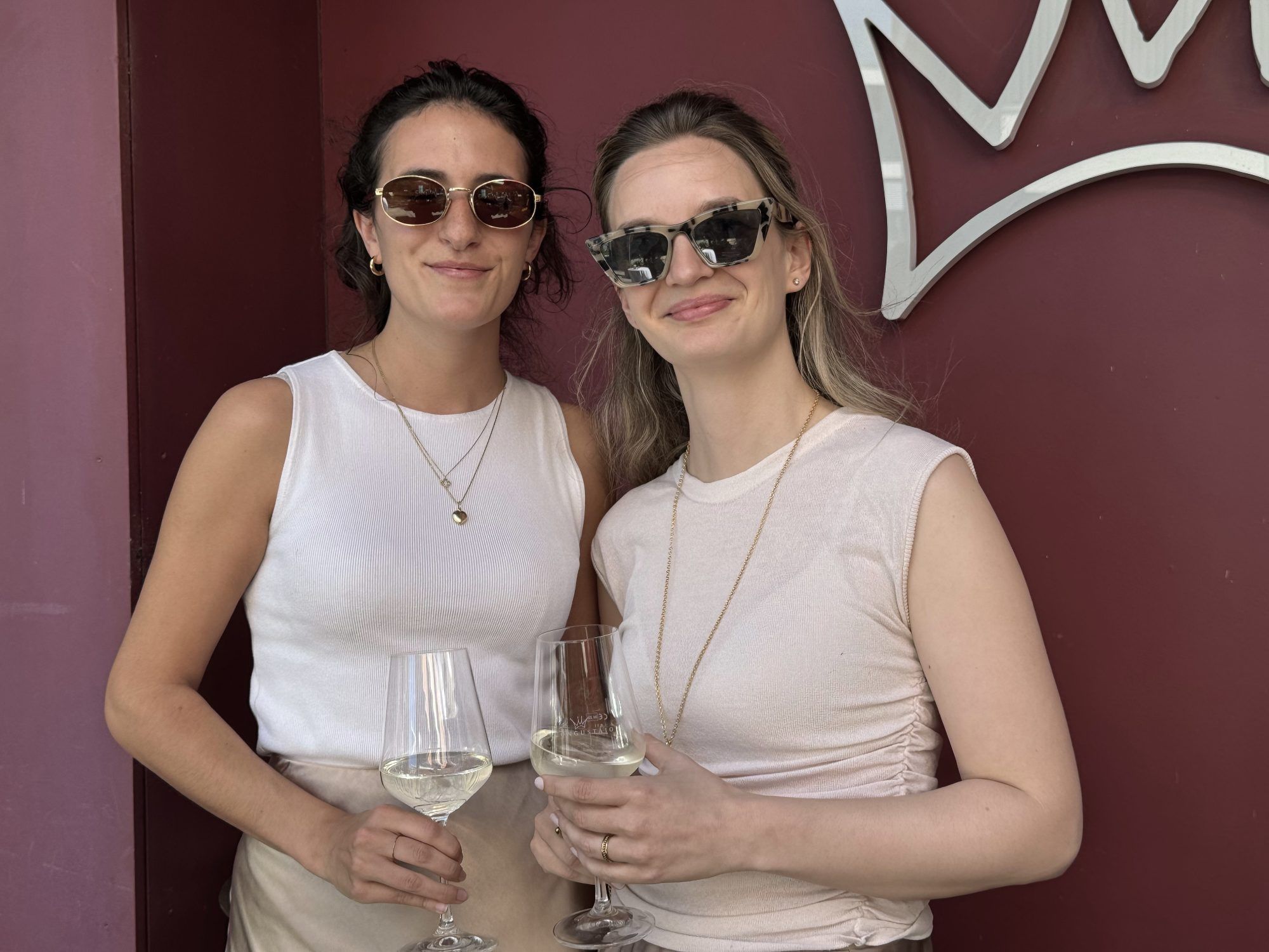 Unter den Besuchern: Lea Lenhart und Ayla Raich 