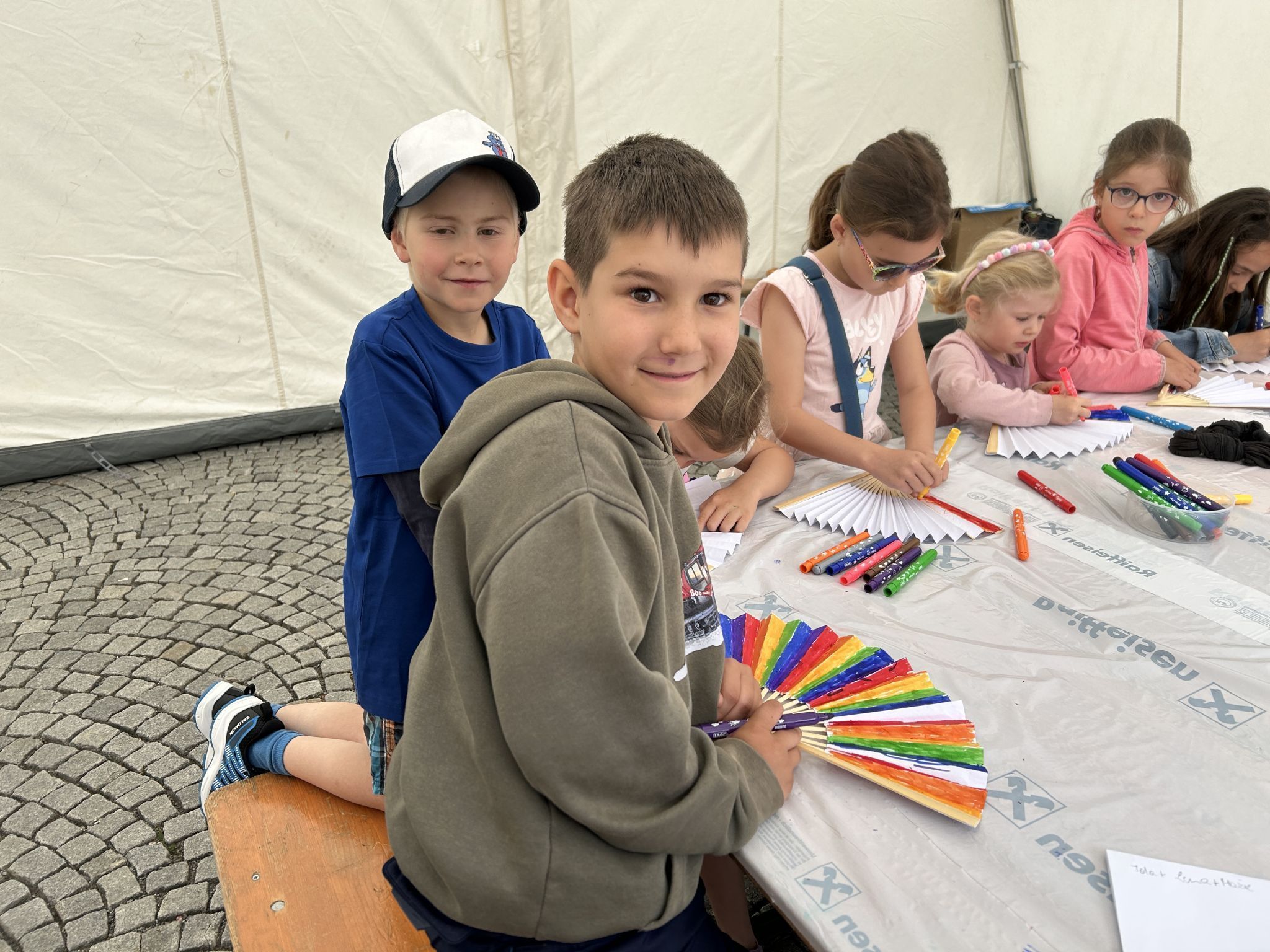Impressionen vom Pfadi Frühstück am Schrunser Kirchplatz (Bildergalerie)