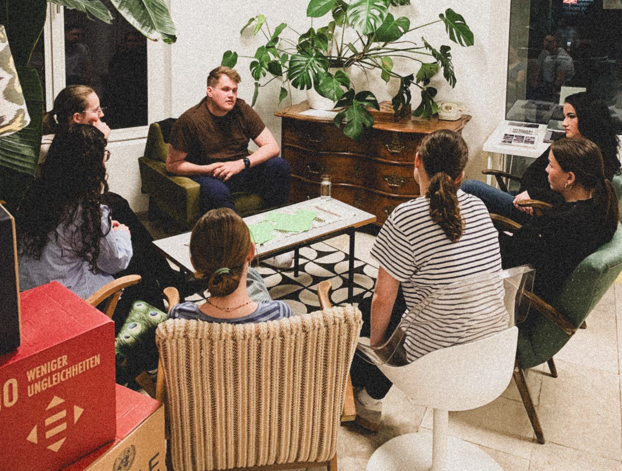 Gemeinschaft und Austausch spielen beim langen Firmweg eine zentrale Rolle.