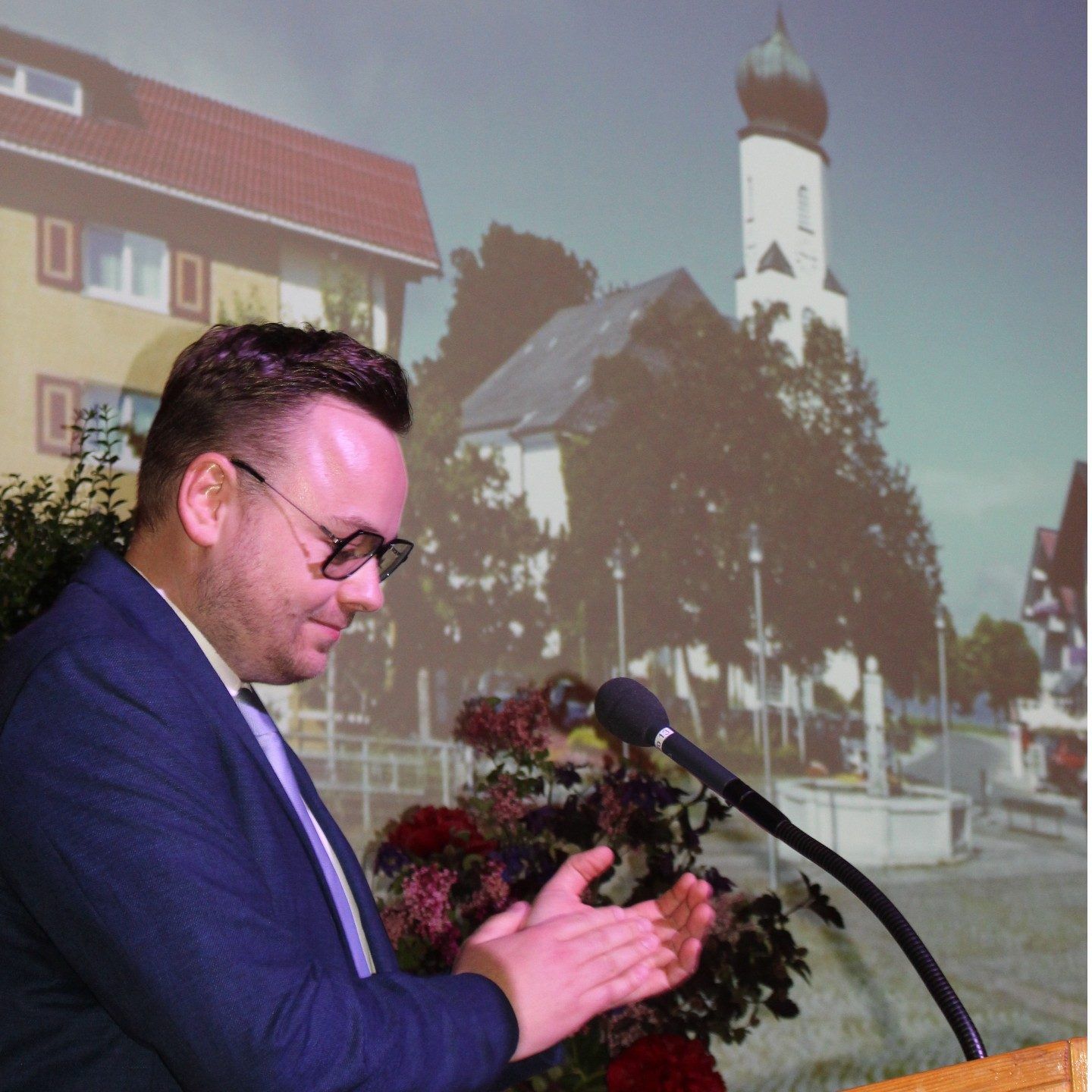 Bürgermeister Johannes Feurle: „Eine Gemeinde lebt von Menschen, die sich einbringen, die gestalten, die anpacken und andere mitnehmen. Von Menschen, die mehr tun, als selbstverständlich wäre – und dadurch unser Miteinander prägen.“