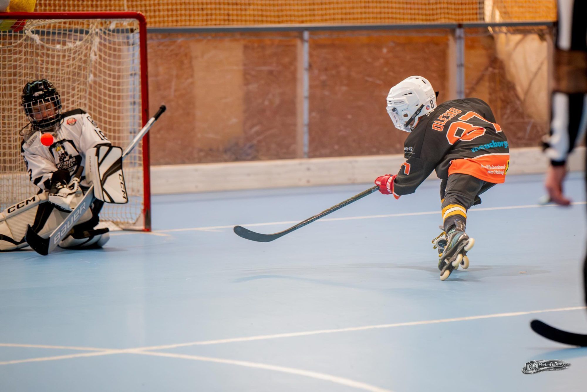 Internationale Hockey-Action in Wolfurt