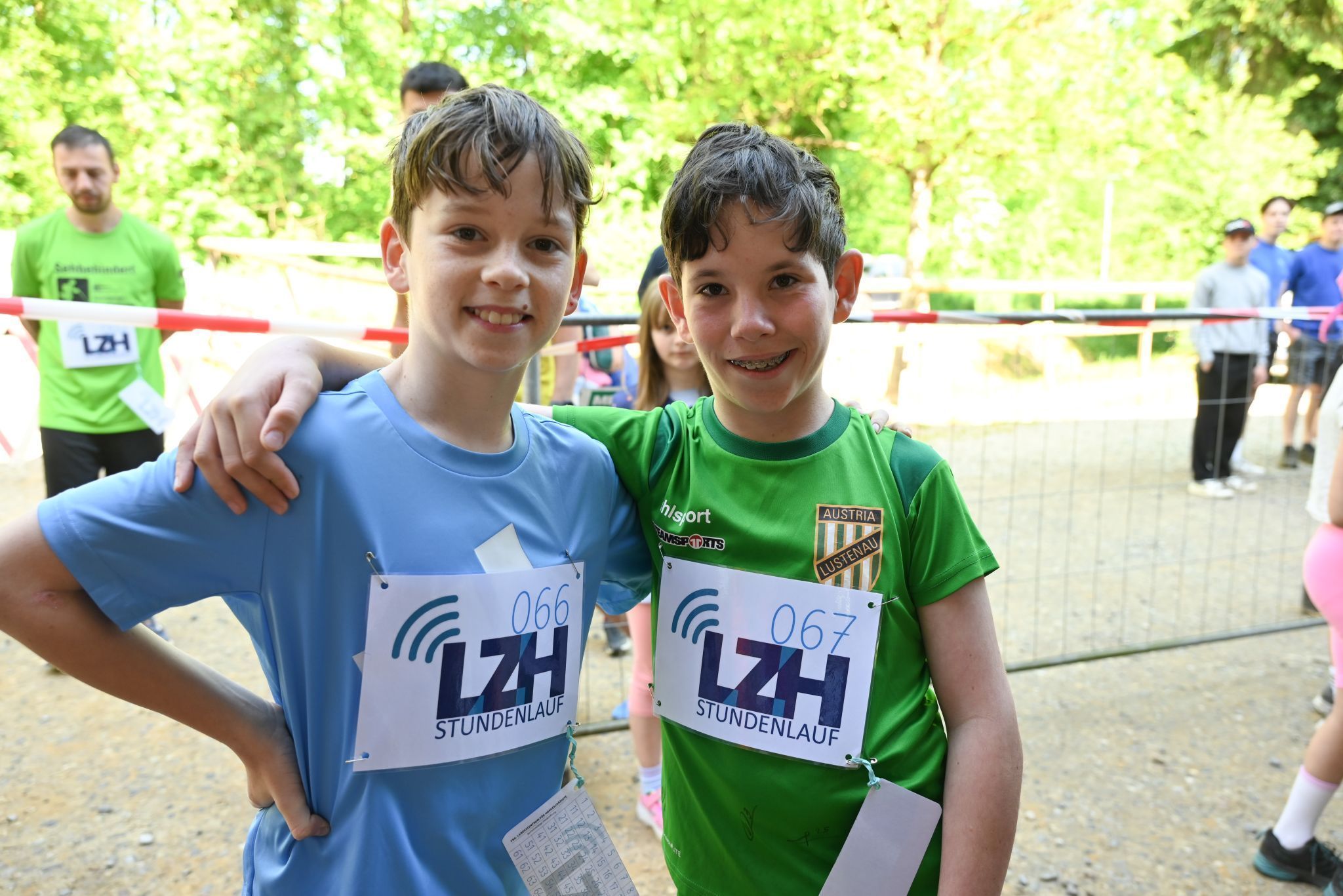 Nils und Finn strebten dieses Jahr 40 Runden für den guten Zweck an.