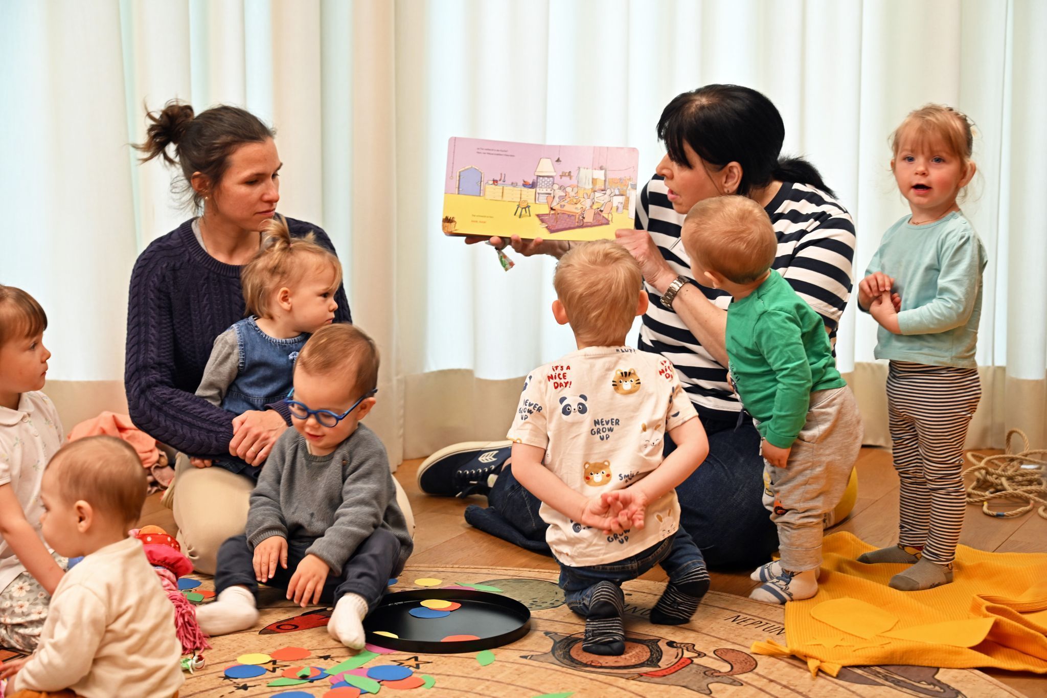 Das „Geschichtensternchen“ richtet sich an Babys und Kleinkinder bis drei Jahre mit Begleitpersonen.