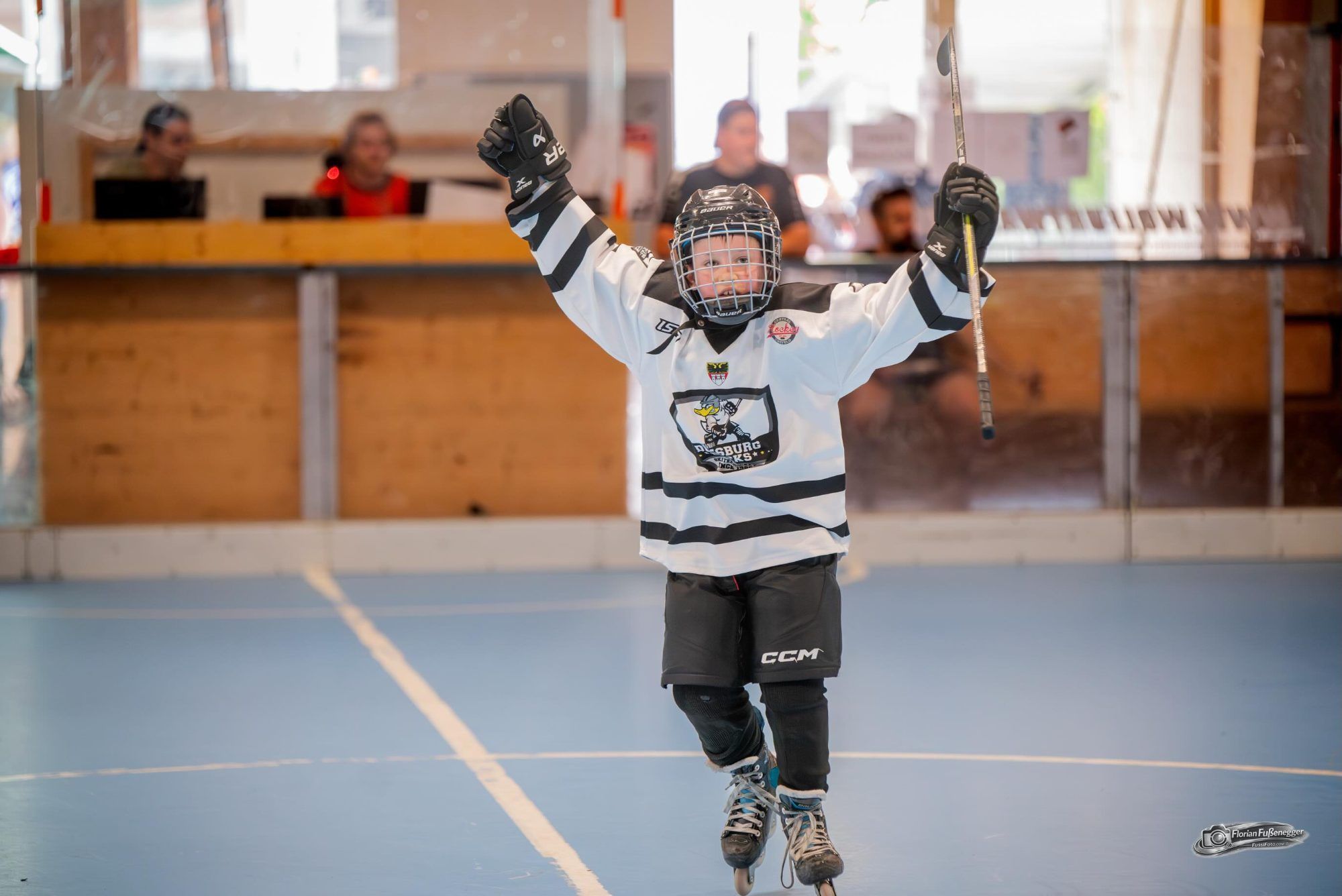 Internationale Hockey-Action in Wolfurt
