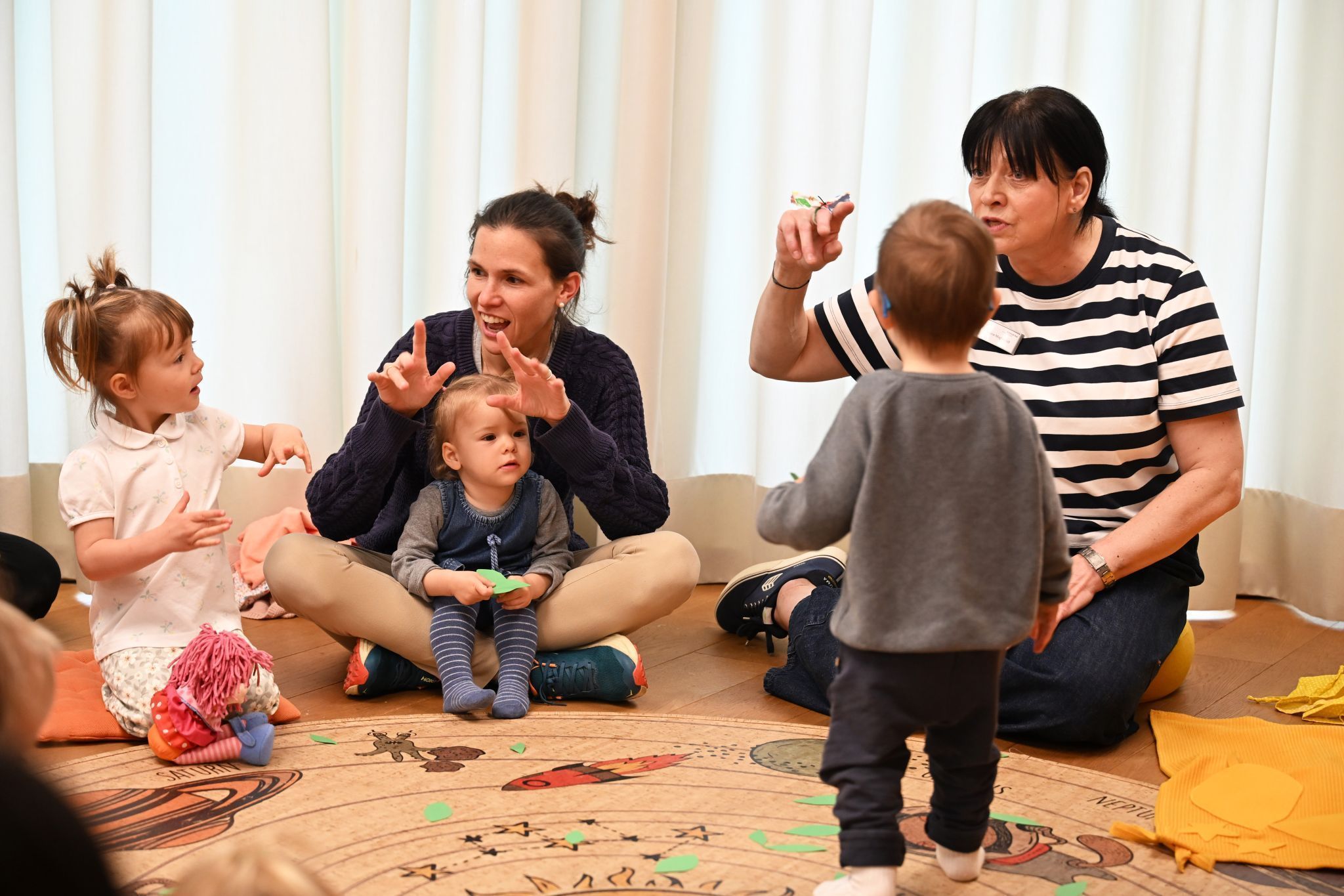 Nicht nur die Kinder, sondern auch die Erwachsenen machten begeistert mit.