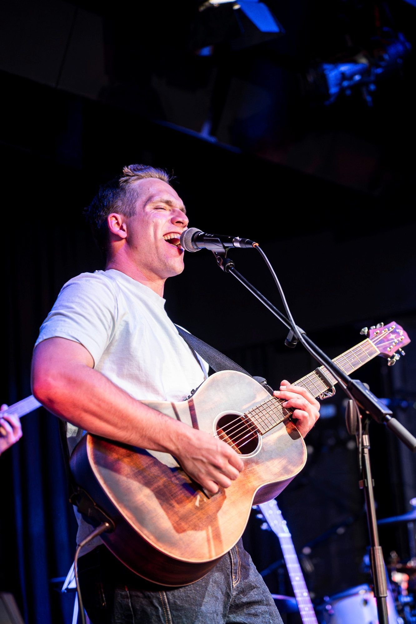 Noah Bono begeisterte mit seinen eigenen Songs die Besucher im TiK Dornbirn.