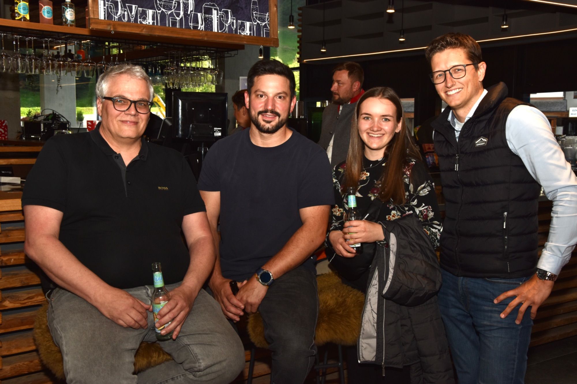 Tobias Stergiotis, Michael Fischer (beide Intersport Fischer) Lena Burtscher (Silvretta Montafon Sportshops) und Michael Fritz (Raiffeisenbank im Walgau)