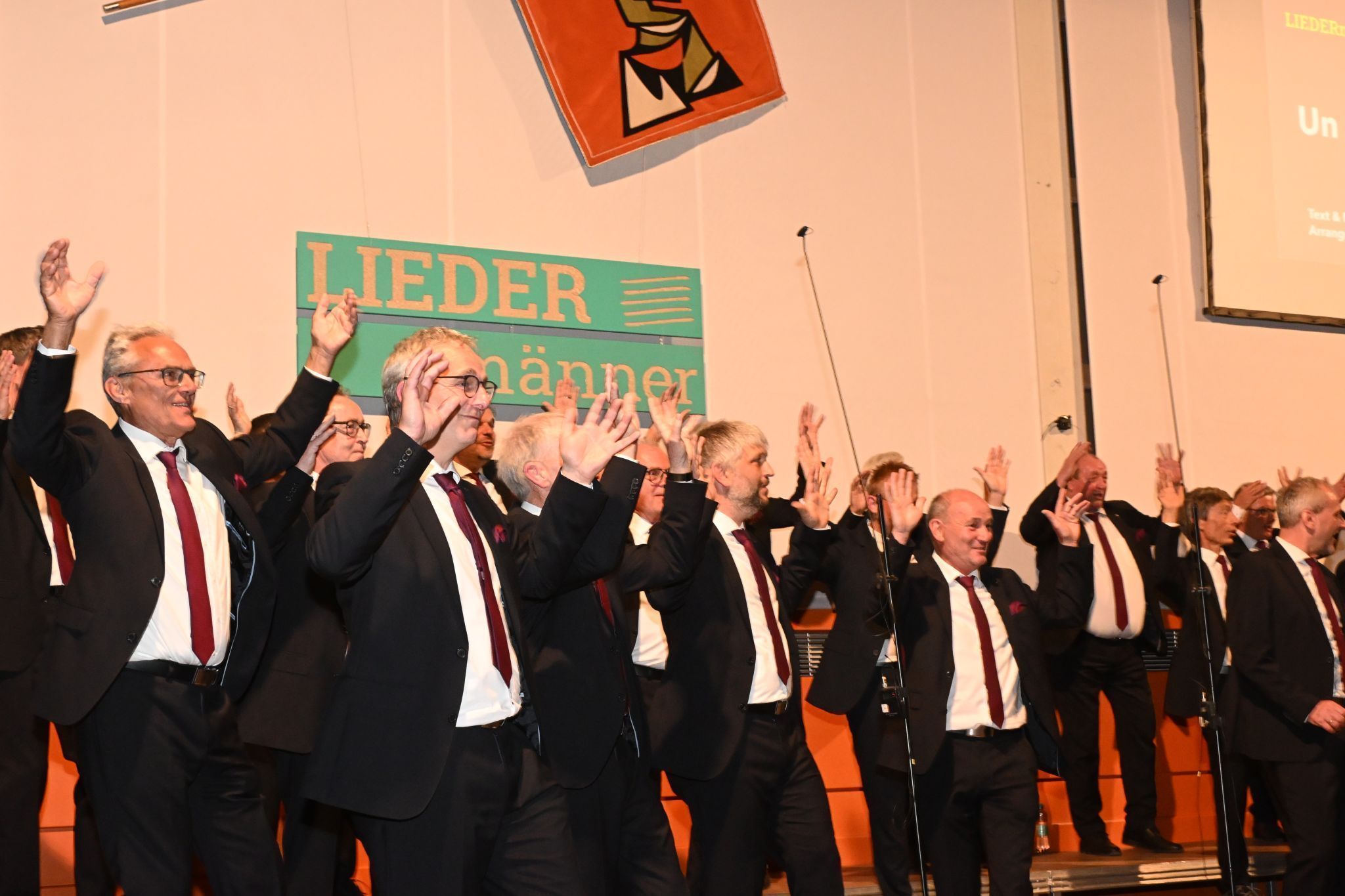 Für etliche Lieder hatten die Herren eine Choreographie einstudiert