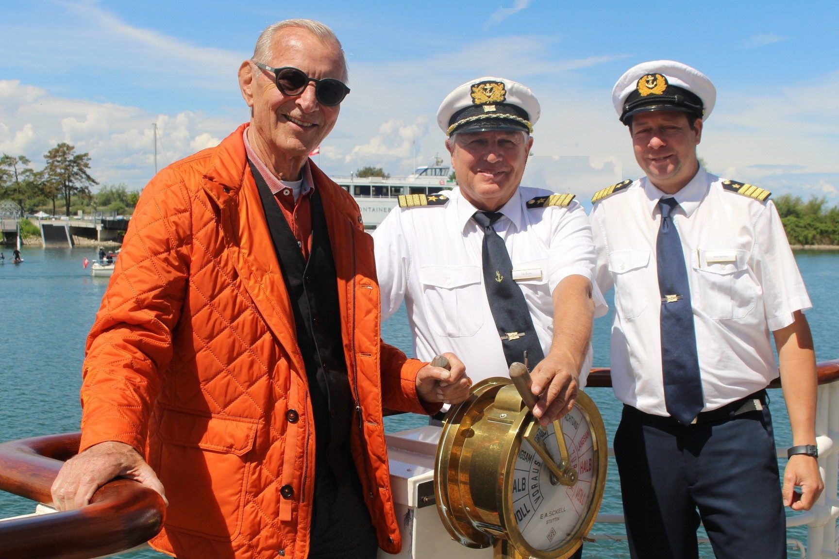 Jürgen Zimmermann zu Besuch bei „seinen“ Oesterreich-Kapitänen Fritz Köchle und Felix Brandauer. Mit ihrer Crew begeisterten sie Hunderte Gäste mit Rundfahrten und bei Schiffsbesichtigungen.