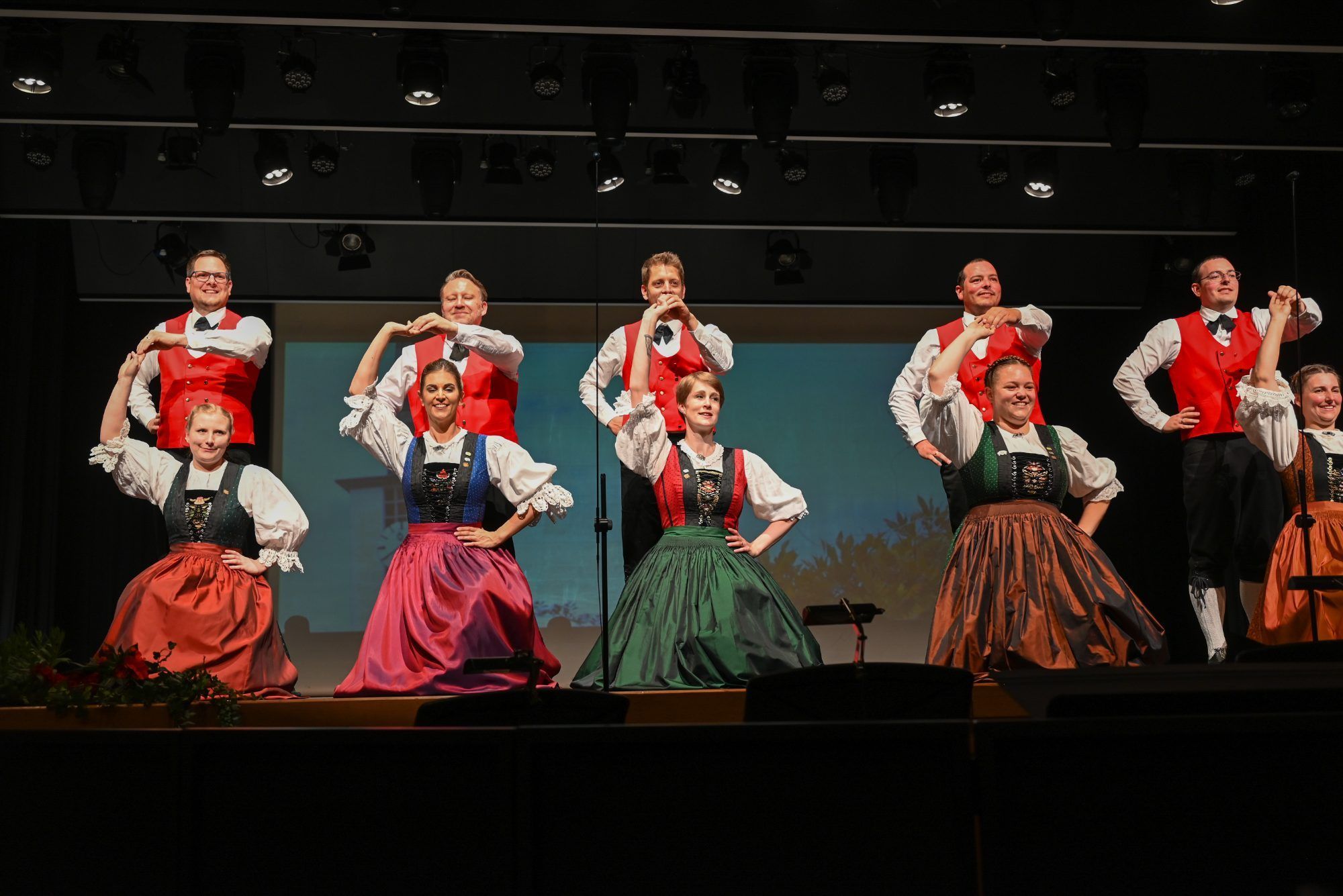 Zwischen Walzer und Amore lautete dieses Jahr das Motto der Trachtengruppe Lustenau.