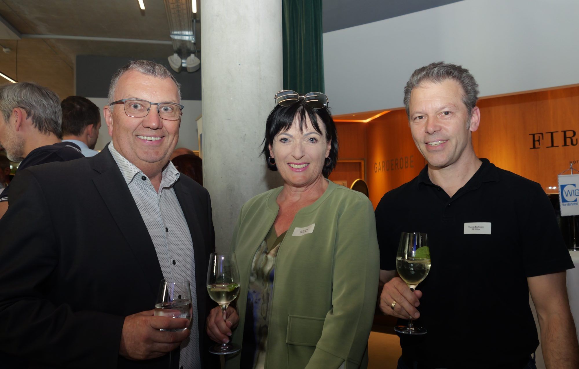 Ehrenmitglied Wolfgang Huber mit Conny Huber und Röthis Bürgermeister Thomas Bachmann.