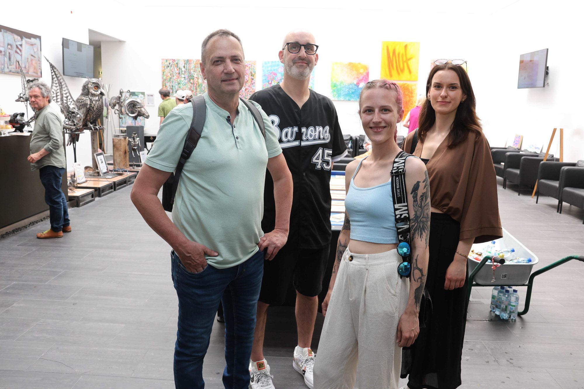 Bernhard Jenni und Matthias Seeberger mit Nina Obexer und Jessica Fehr (Gerstaecker Künstlerbedarf).