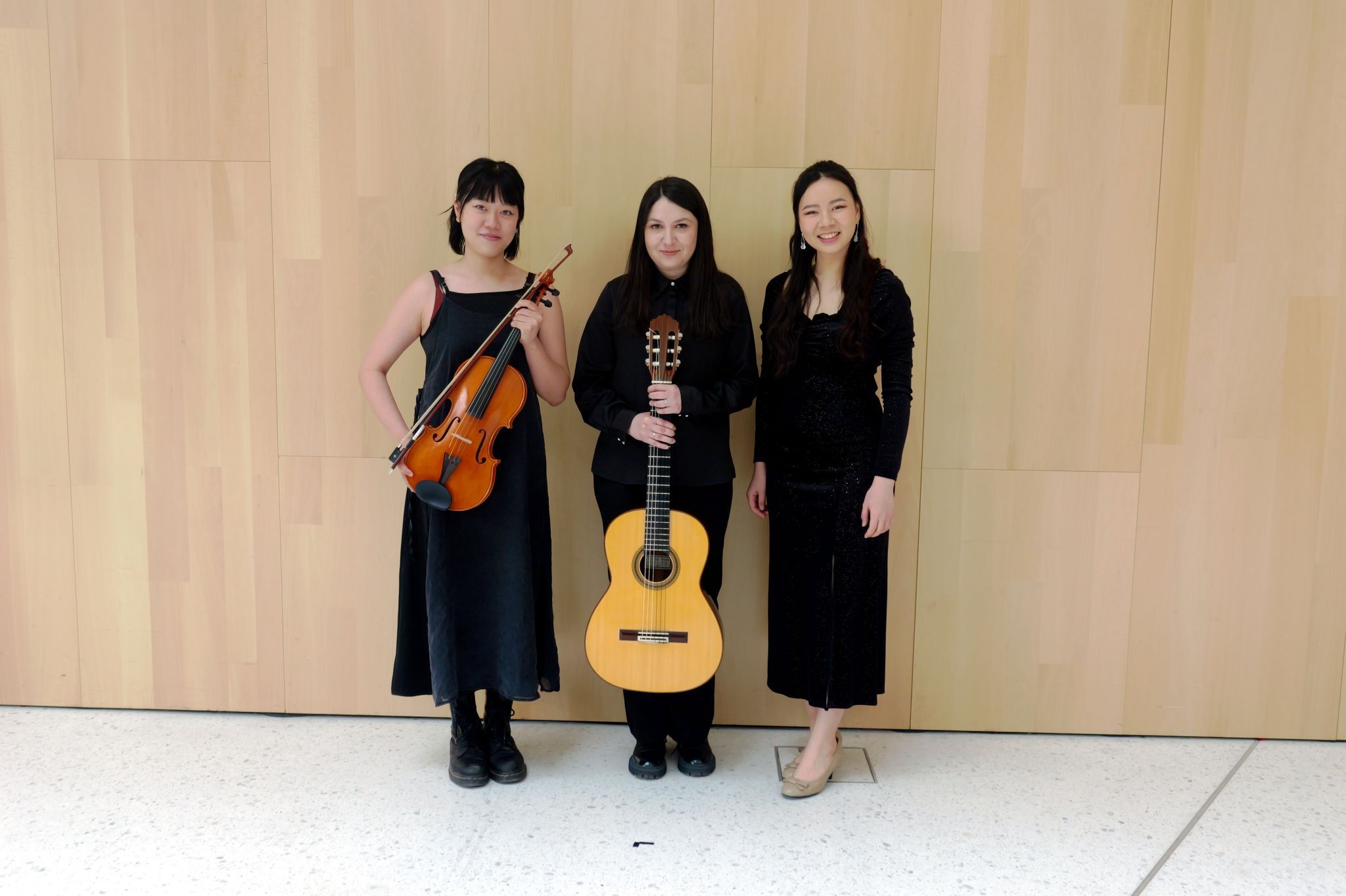 Hsin-I Wang (Viola), Gil Rogenstein (Gitarre) und Guan-Hua Su (Sopran).