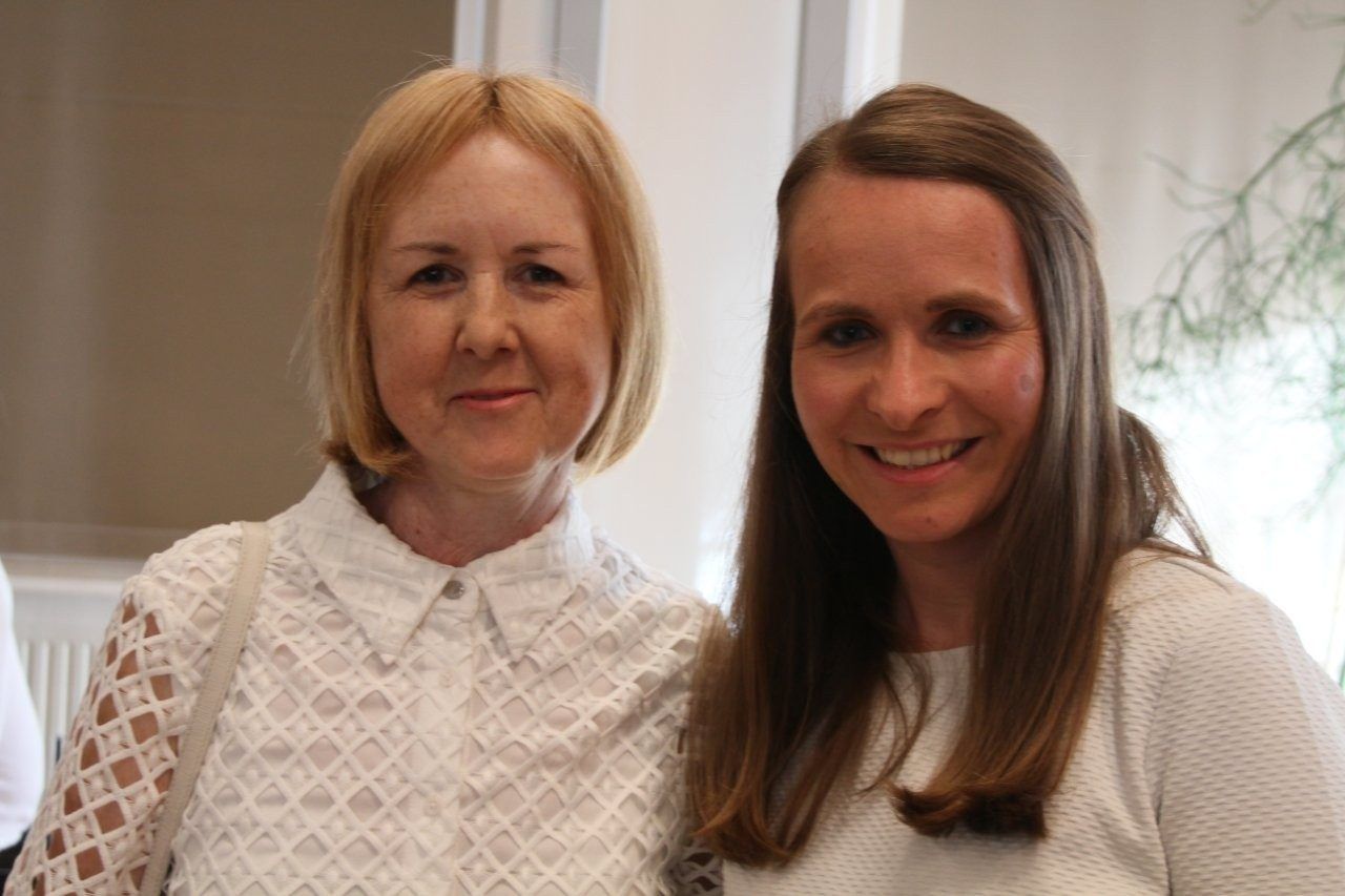 Rebecca Rauch (l.) und Rebecca Spiegel ließen sich das Event nicht entgehen.