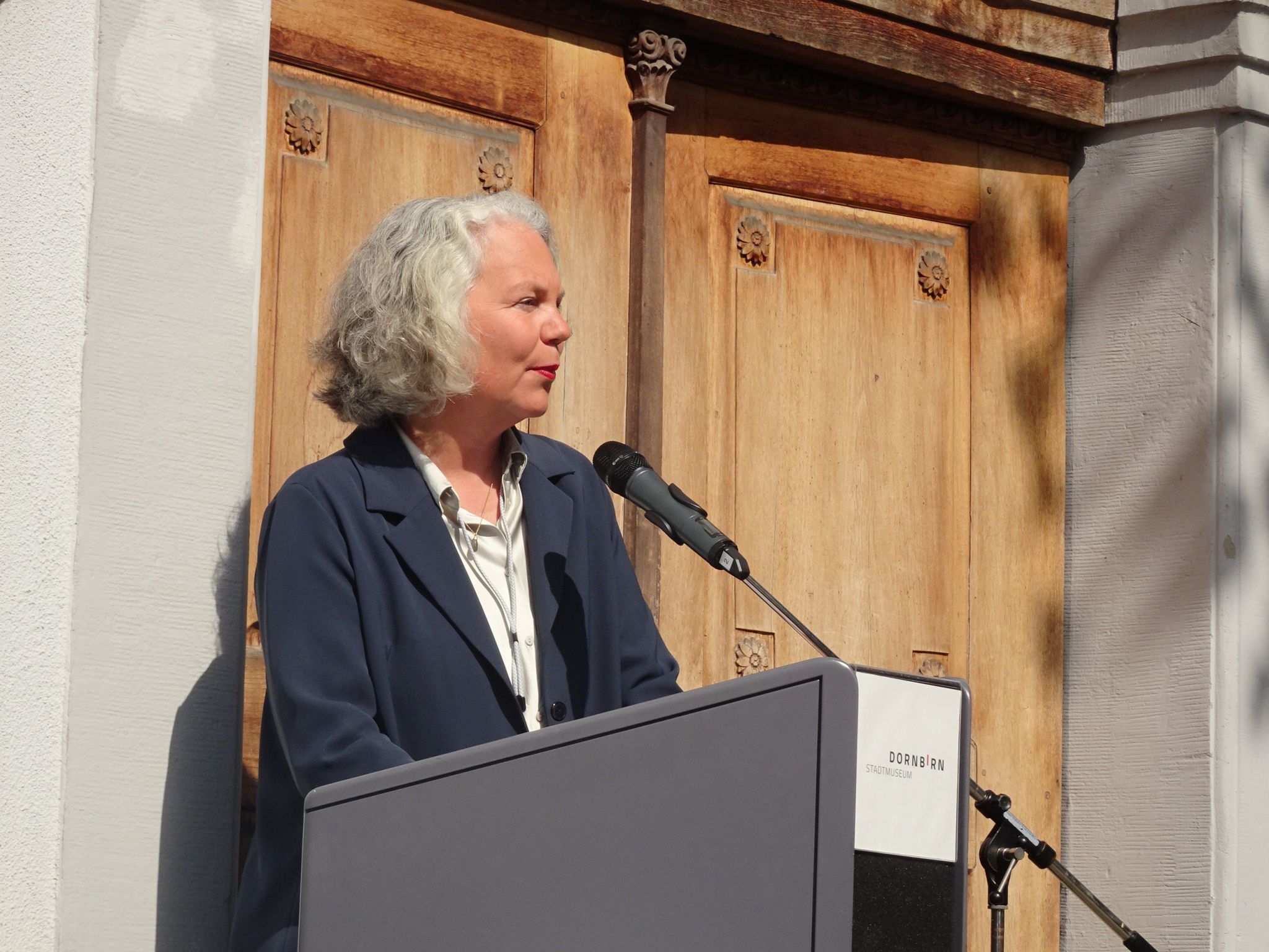 Museumsleiterin Petra Zudrell sieht die Ausstellung als Zeichen für Vielfalt und Zugehörigkeit in Dornbirn.