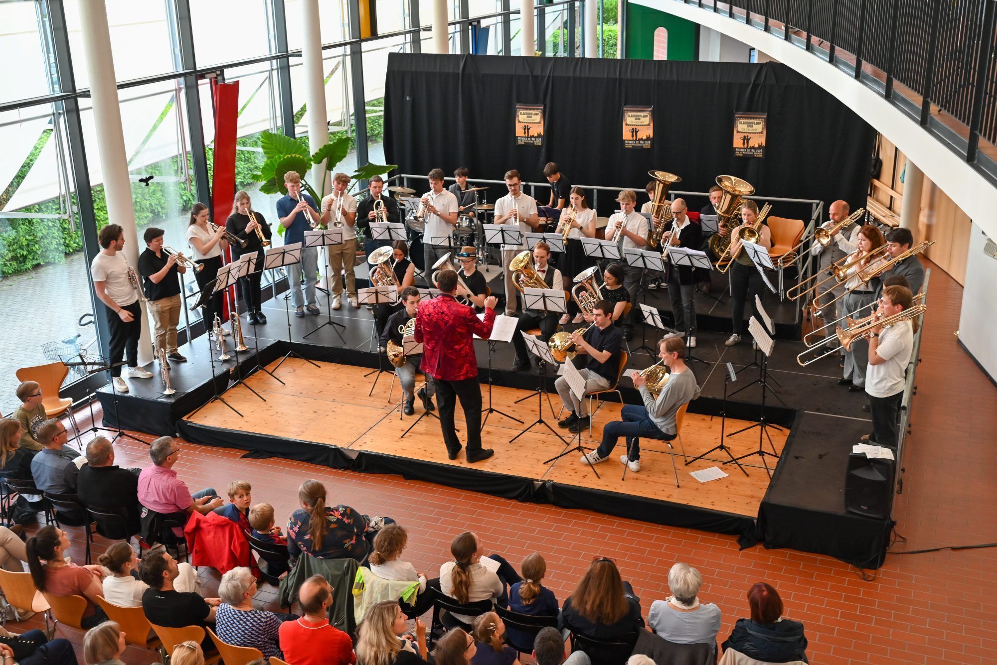 Zahlreiche Schüler wirkten bei dem Konzert mit.