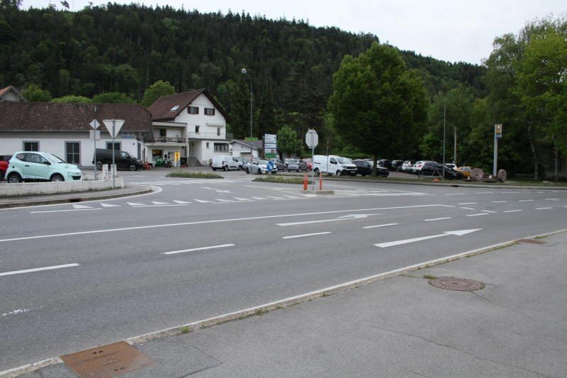 Kreisverkehr beim Opel Tschann ist die erste Maßnahme zu einer Verkehrsberuhigung an der Ringstraße. 