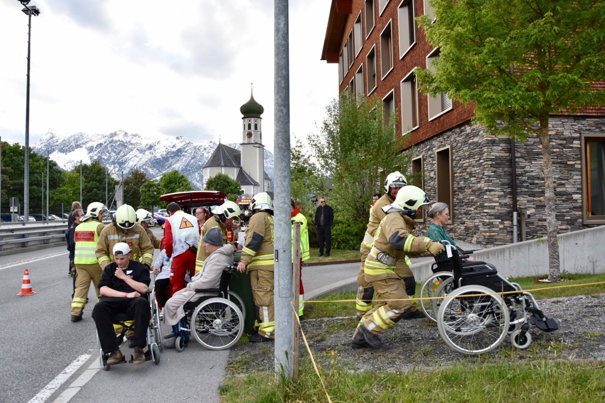 Evakuierungsübung beim und im Pflegeheim am Bartholomäberg