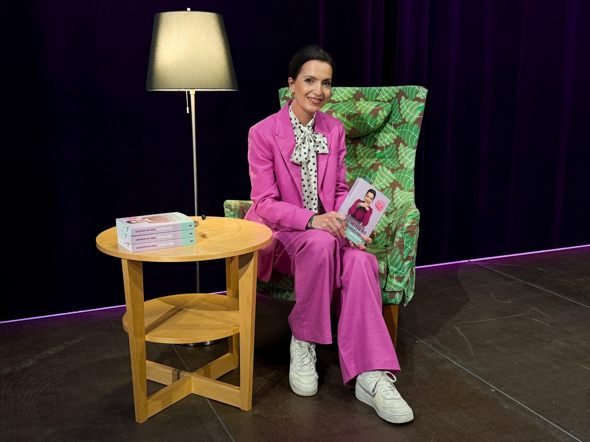 Nicole Benvenuti las aus ihrem neuen Buch 