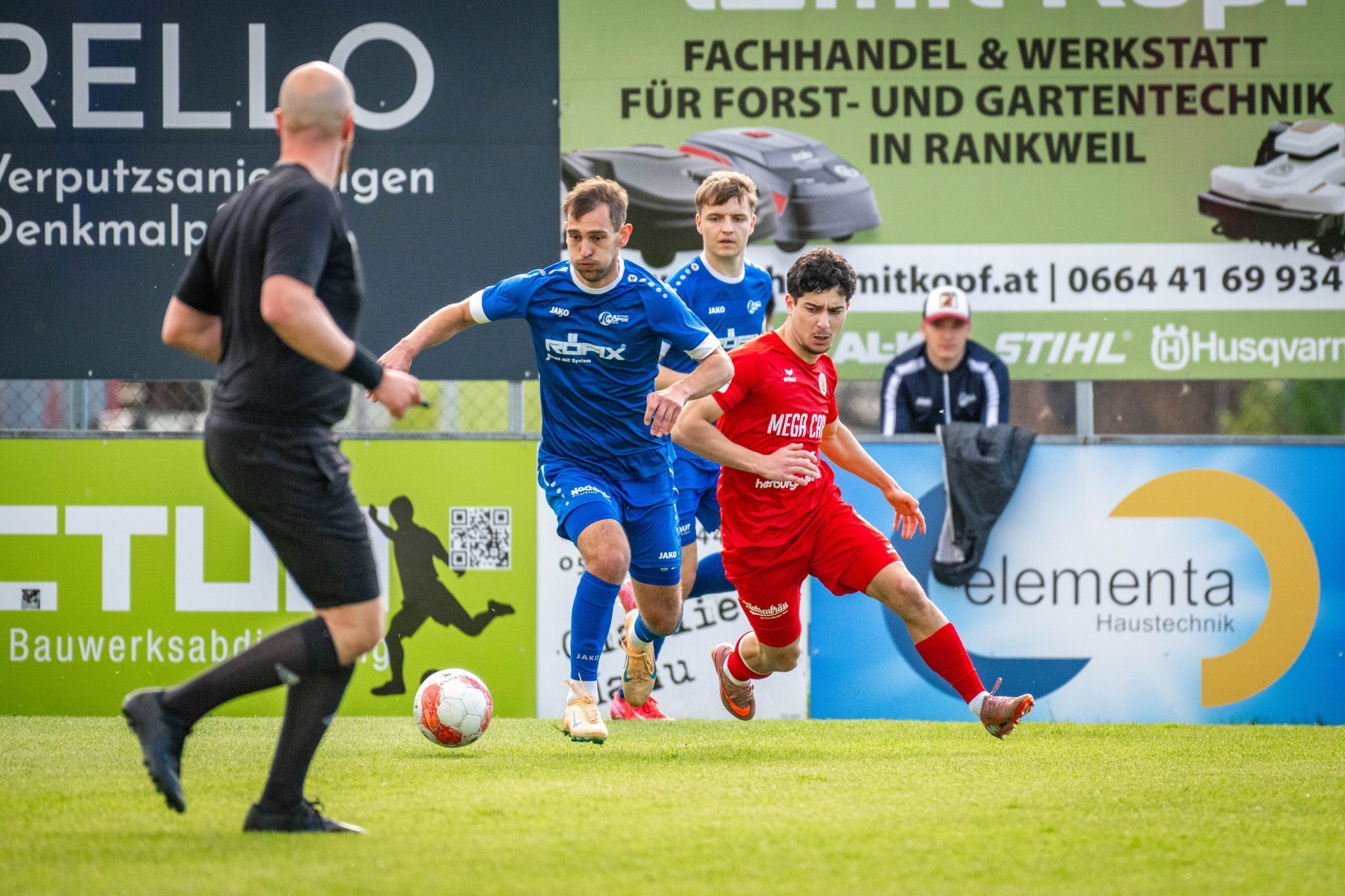 Röthis Mittelfeldspieler Tobias Hartmann möchte in Bizau siegen. VN-STEURER