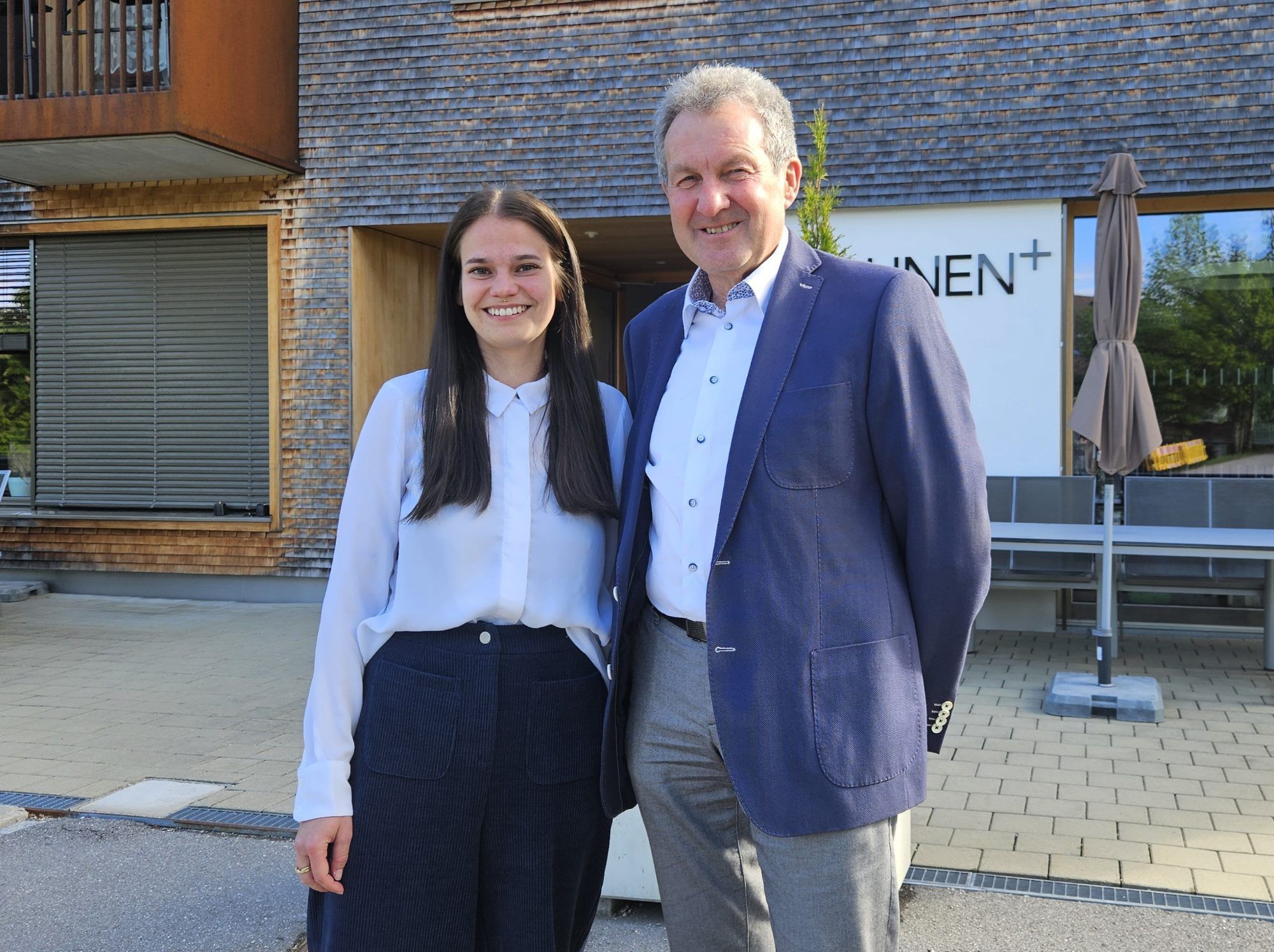 Obmann Gebhard Bechter und GF Laura Bereuter freuen sich über die erfolgreiche Arbeit des sozialen Kompetenzzentrums.