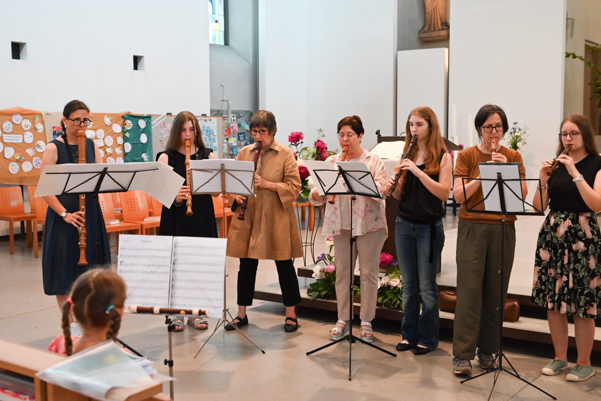 Unterschiedlichste Flöten muszierten bei Flauto Dolce gemeinsam in der Kirche.