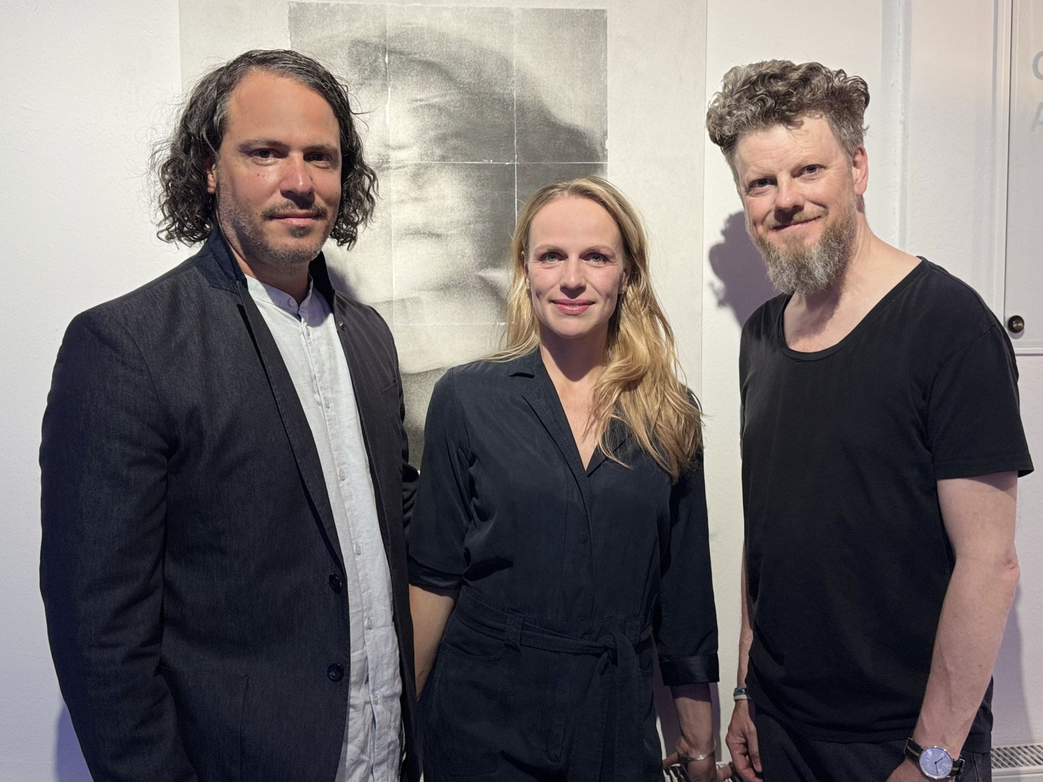 Fotograf Oliver Ajković  mit den Darstellern Katrin Jaehne und Johannes Gabl.