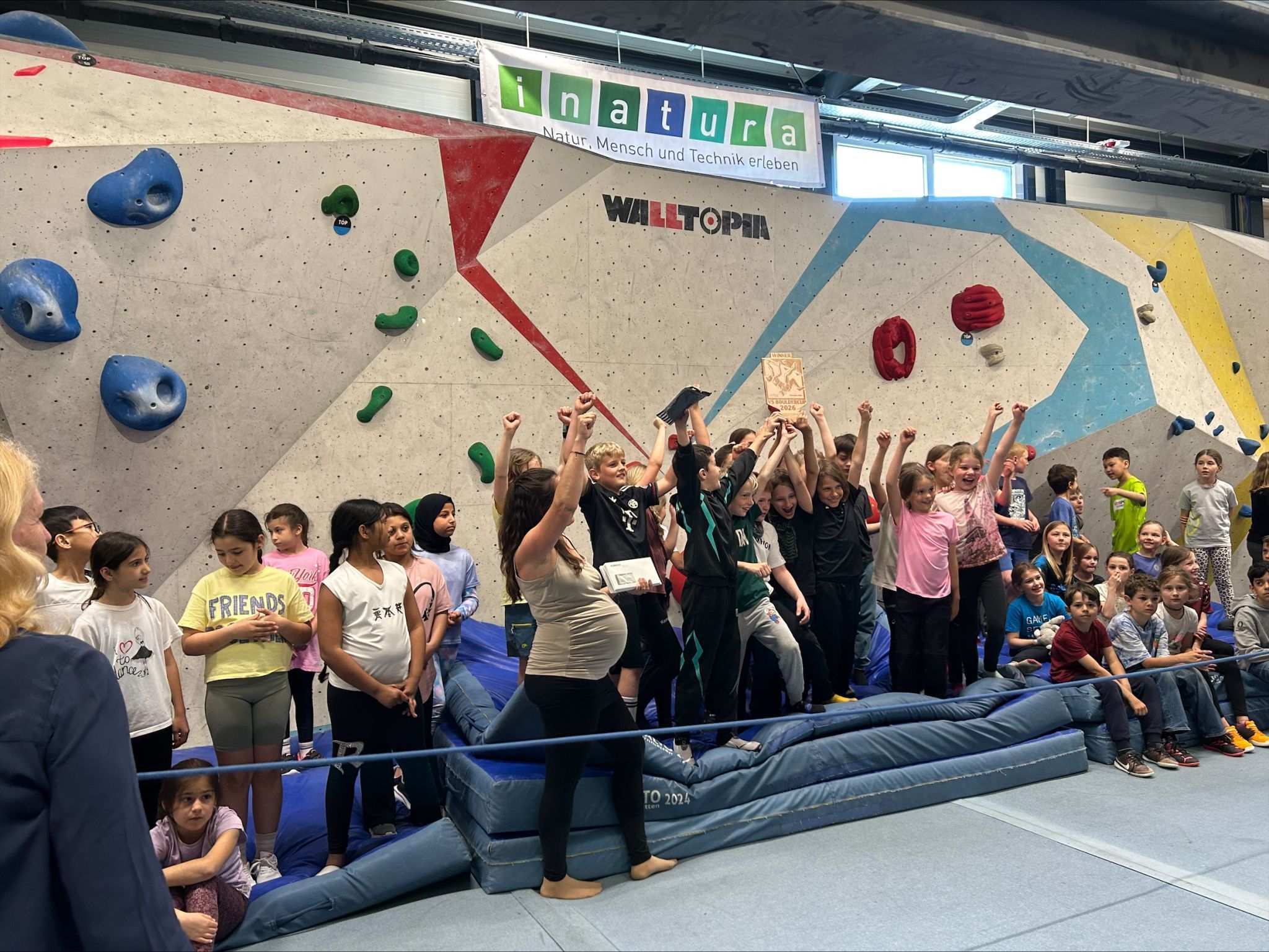 100 Kinder beim Bouldercup der Volksschulen in Bürs. PRIVAT