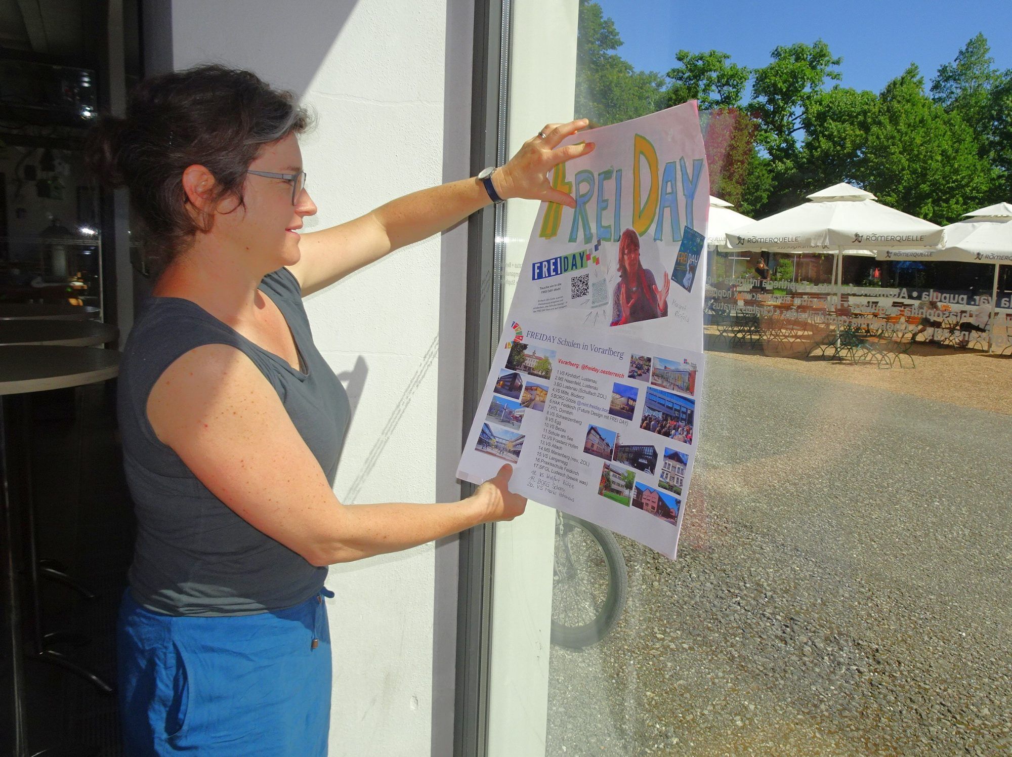 Die Umweltpädagogin Lucia Emerich-Rüdisser brachte die Arbeiten der Dornbirner Schülerinnen und Schüler ins Rampenlicht.