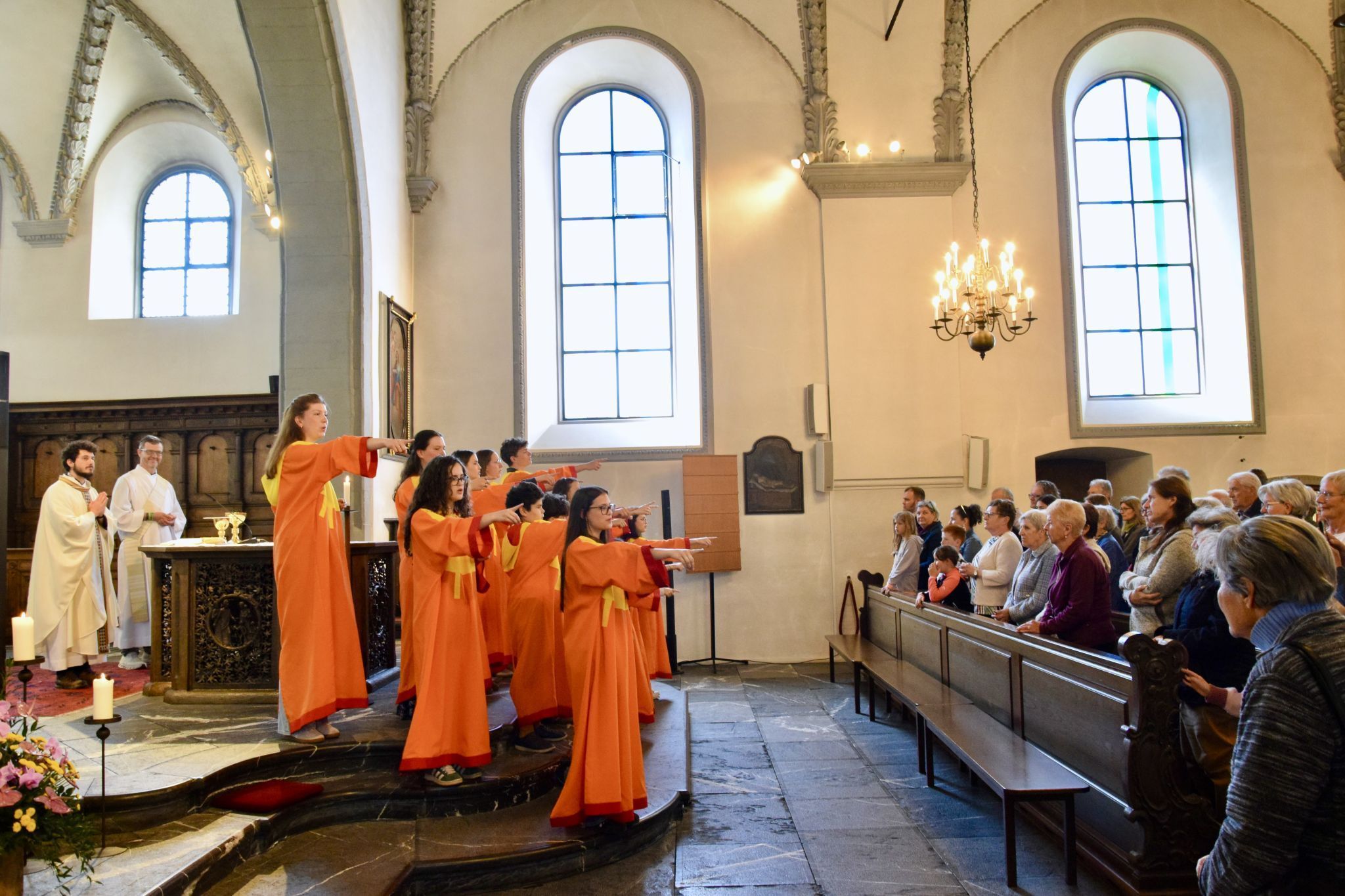 Messfeier mit Kaplan Gabriel Steiner und den KISI