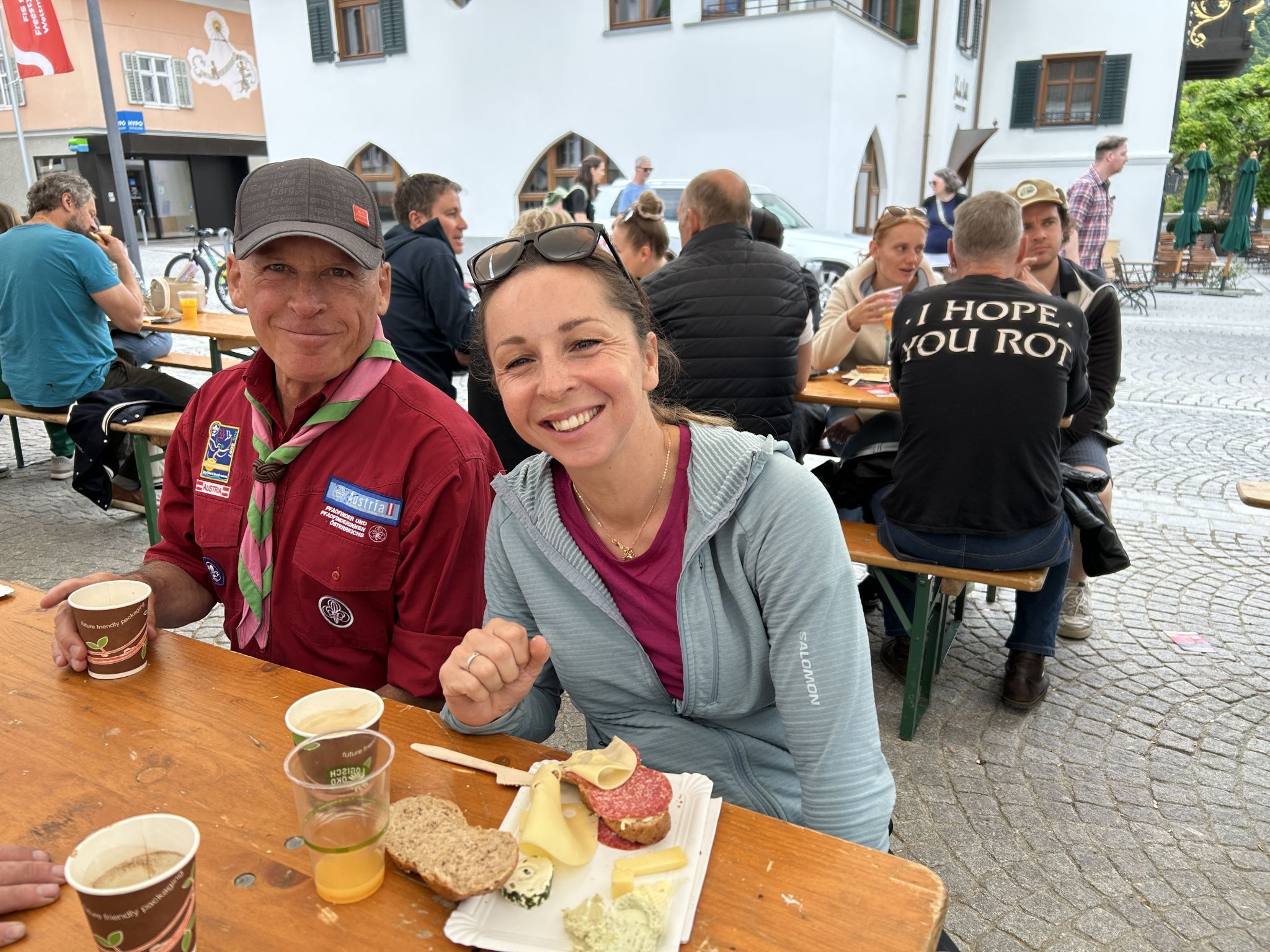 Impressionen vom Pfadi Frühstück am Schrunser Kirchplatz (Bildergalerie)