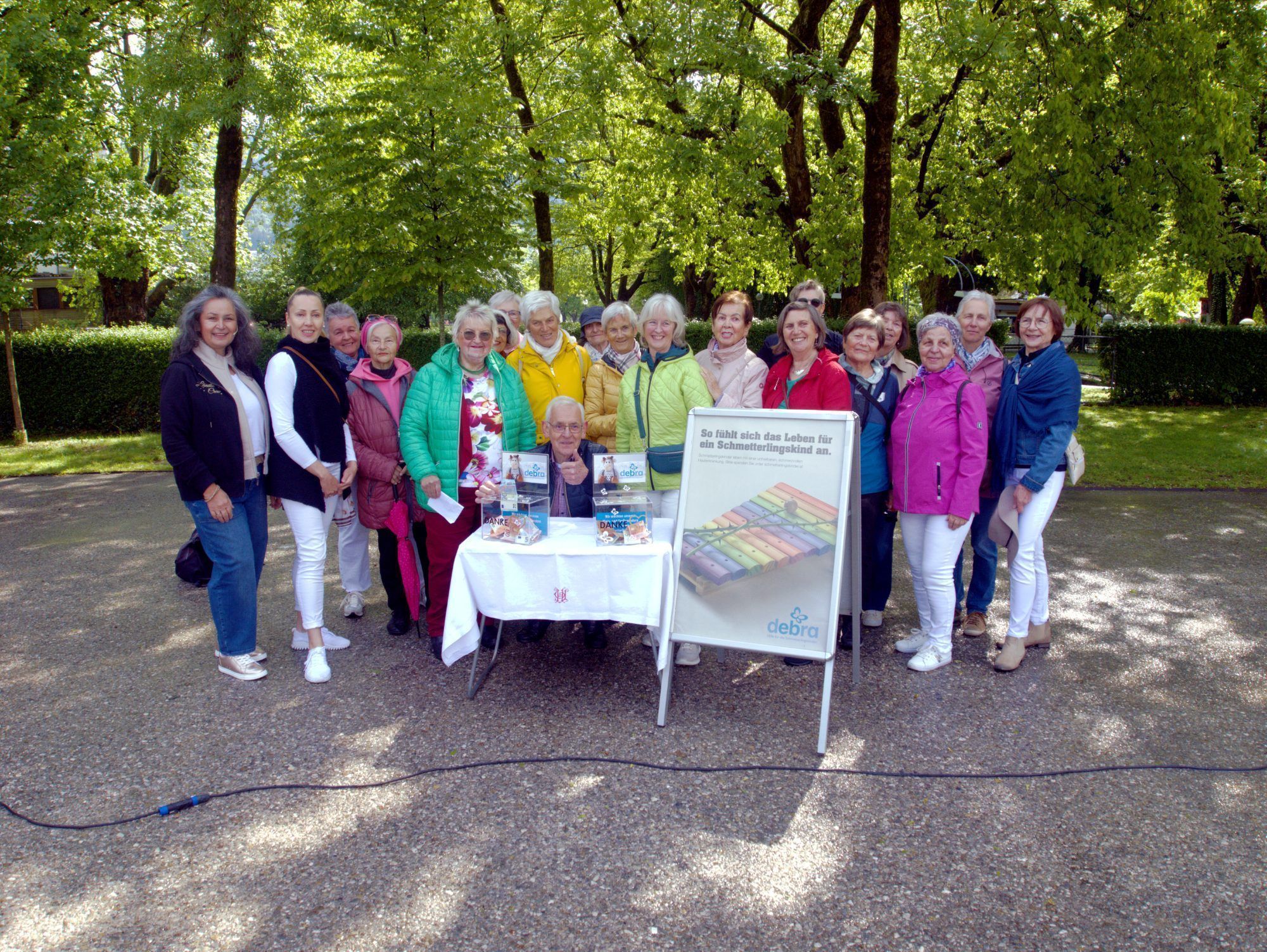 Barbara Bayer freute sich über die gelungene Spendenaktion mit Quadro Ernst für Schmetterlingskinder.