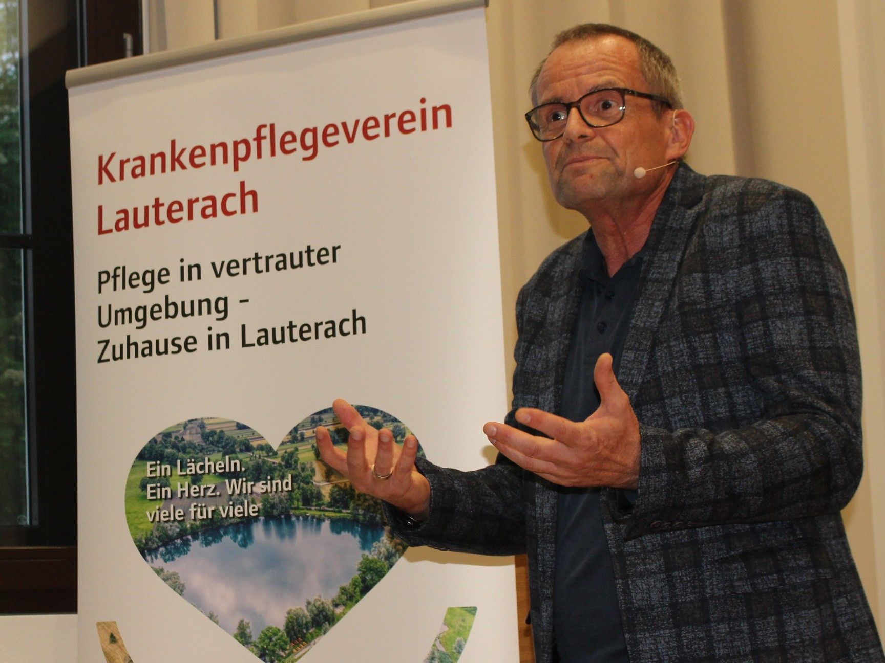 Bertram Strolz ortet eine Klimakrise der Gesellschaft. Psychische Erkrankungen nehmen zu, Mitmenschlichkeit geht verloren. Der Mensch sollte deshalb versuchen, Teil der Lösung zu werden statt Teil des Problems zu sein.   