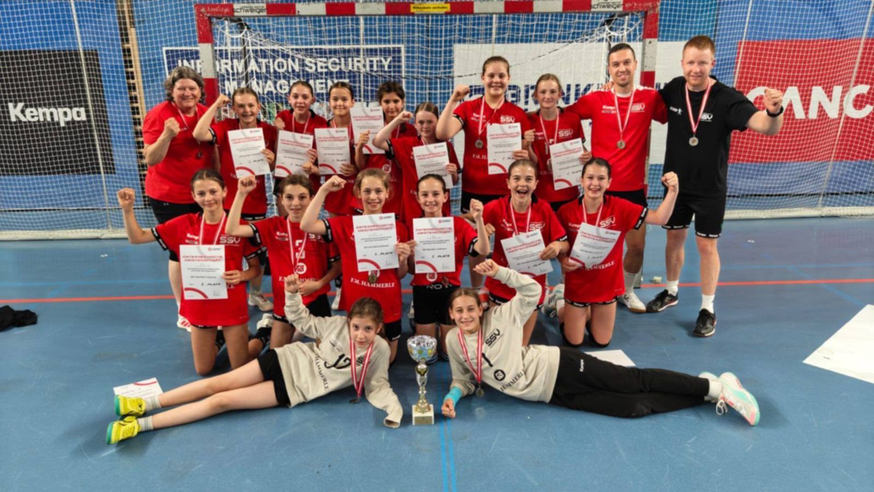 Trotz der knappen Finalniederlage überwog bei den Schoren-Youngsters der Stolz über den Vize-Staatsmeistertitel.
